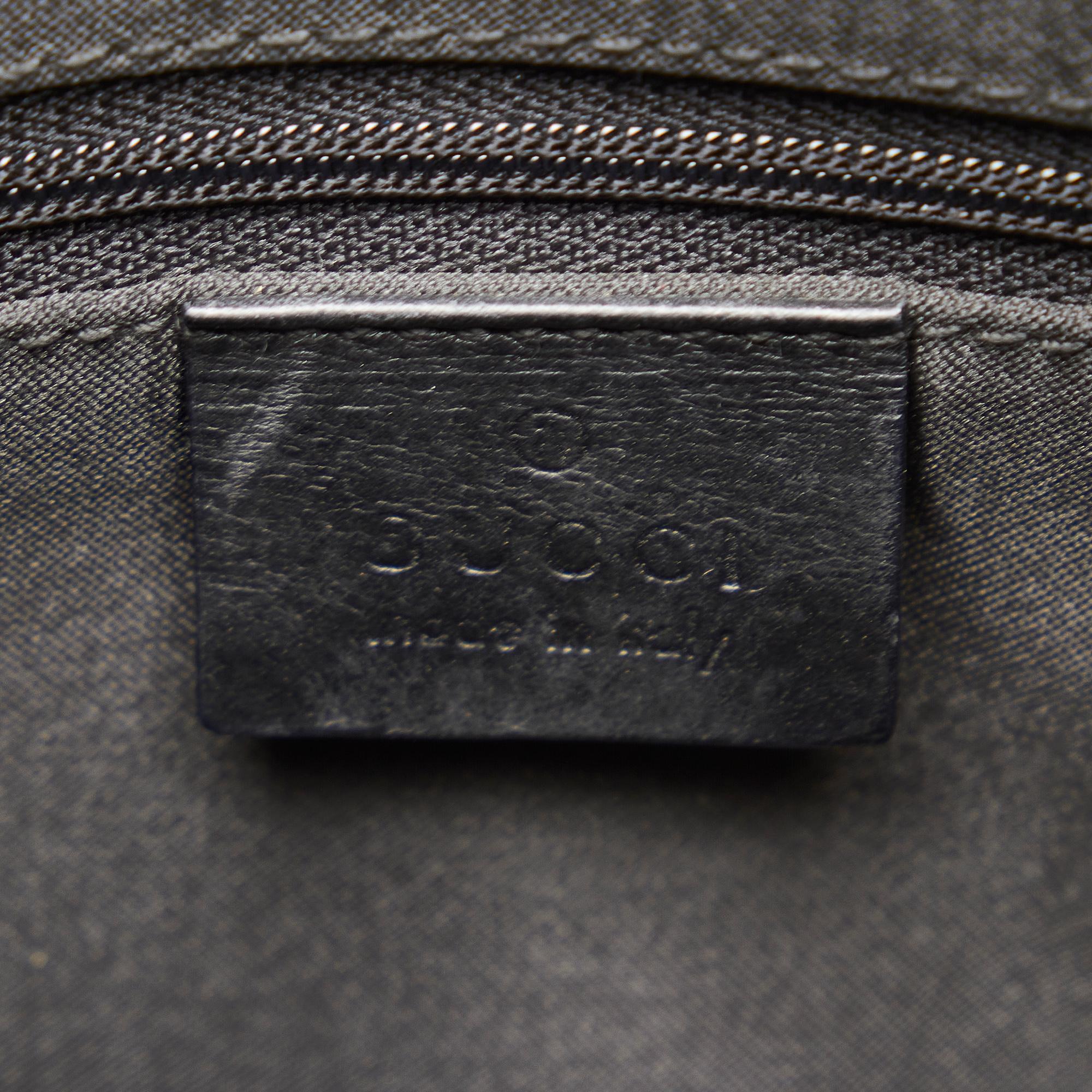Gucci GG Canvas Shoulder Bag (SHG-kuoaAN)