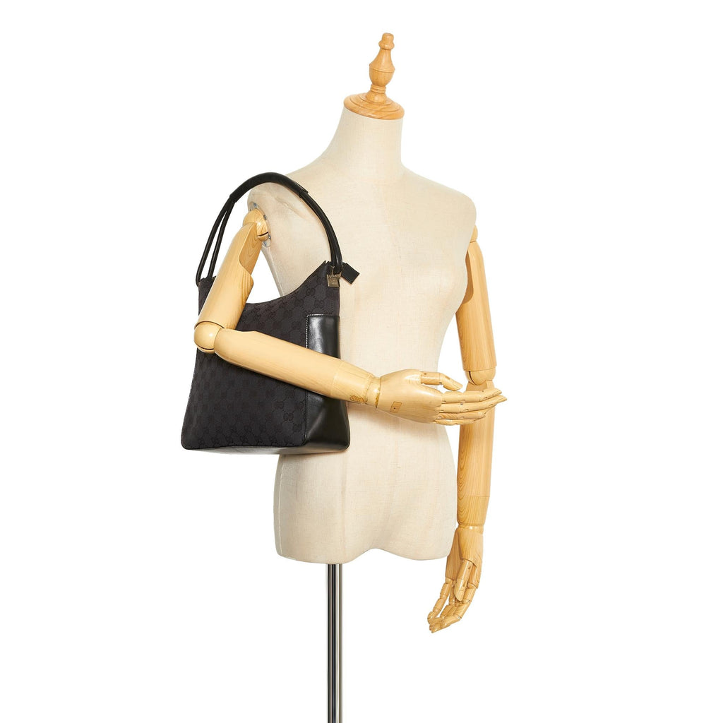 Gucci GG Canvas Shoulder Bag (SHG-kuoaAN)