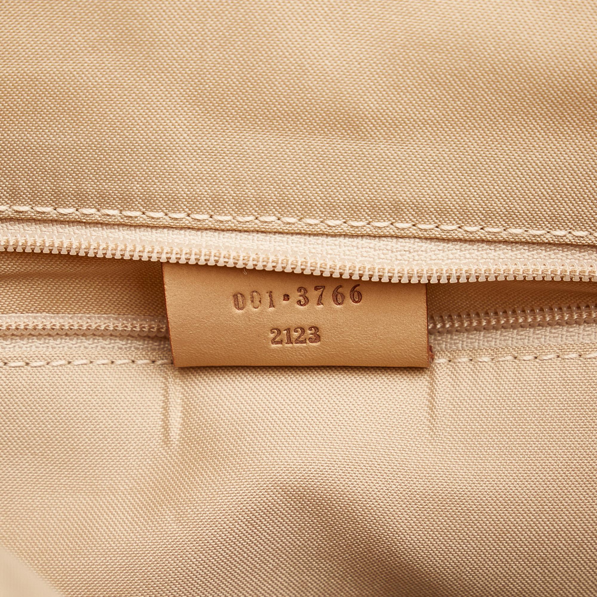 Gucci GG Canvas Shoulder Bag (SHG-71yywG)