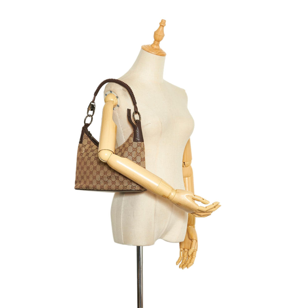 Gucci GG Canvas Shoulder Bag (SHG-mViepe)