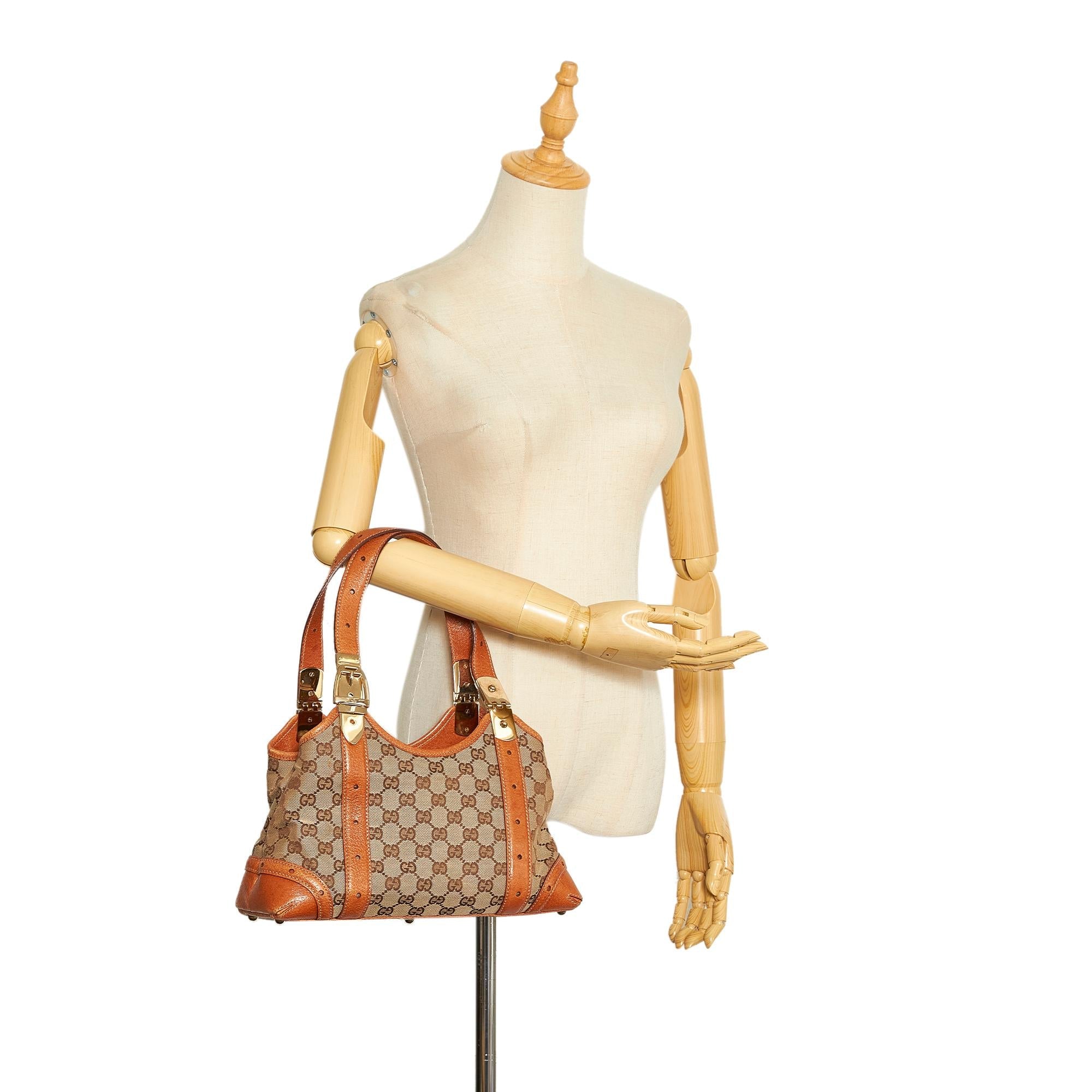 Gucci GG Canvas  Shoulder Bag (SHG-83BnLV)