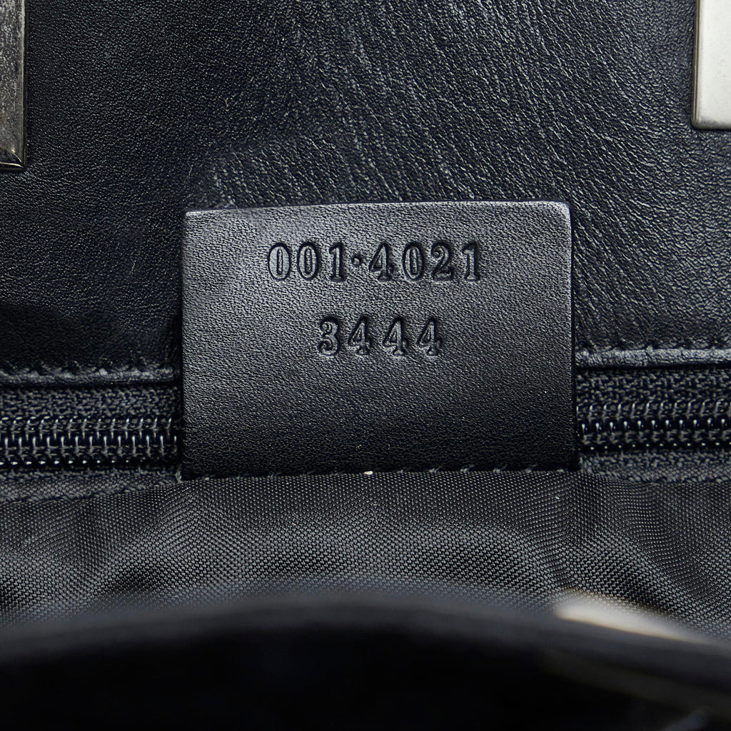 Gucci GG Canvas Shoulder Bag (SHG-lipcoD)