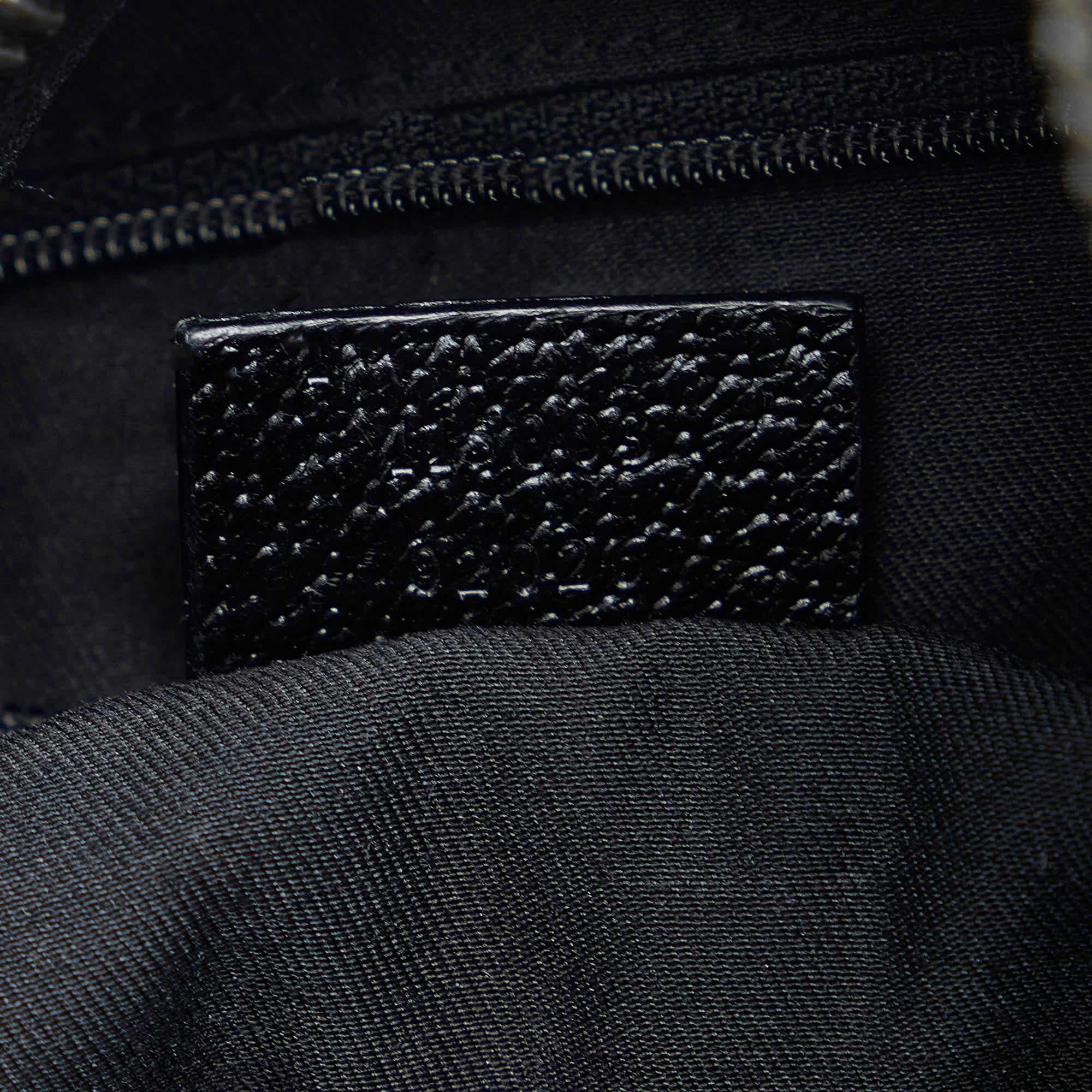 Gucci GG Canvas Shoulder Bag (SHG-txAOOc)