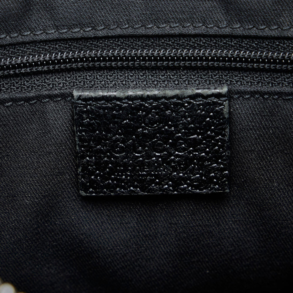 Gucci GG Canvas Shoulder Bag (SHG-txAOOc)