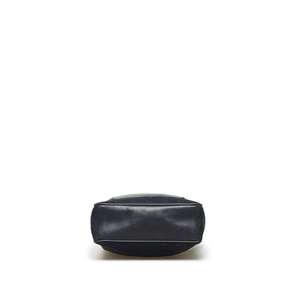 Gucci GG Canvas Shoulder Bag (SHG-gIZABz)
