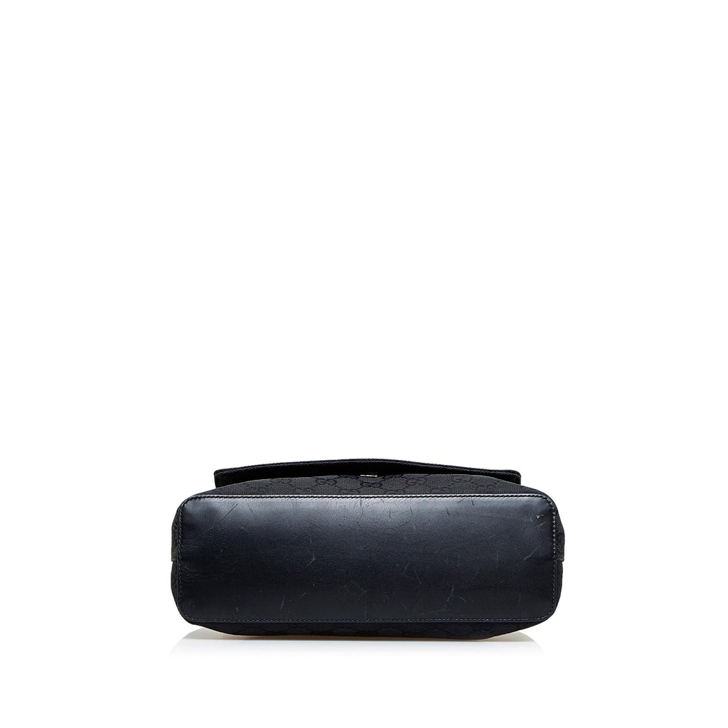 Gucci GG Canvas Shoulder Bag (SHG-PaPFGP)