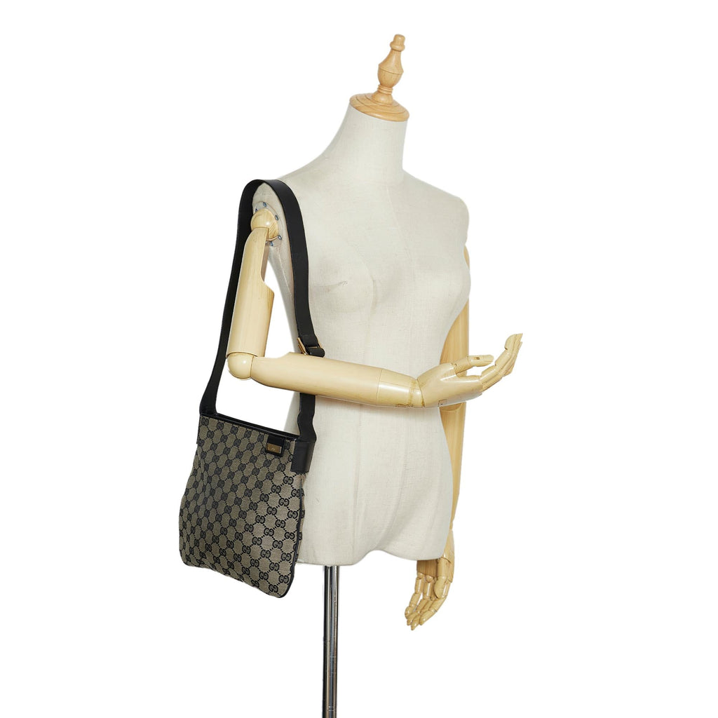 Gucci GG Canvas Shoulder Bag (SHG-KtdU7n)