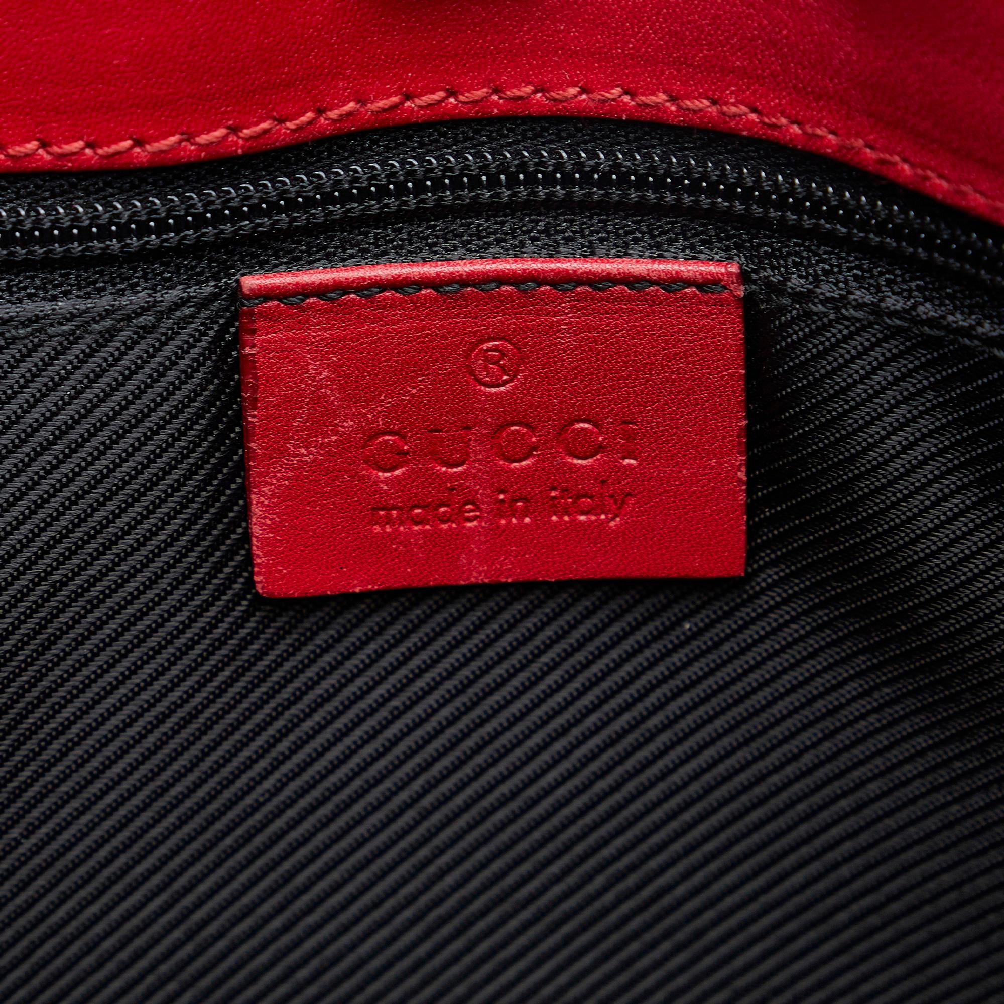 Gucci GG Canvas Shoulder Bag (SHG-mQVwtt)