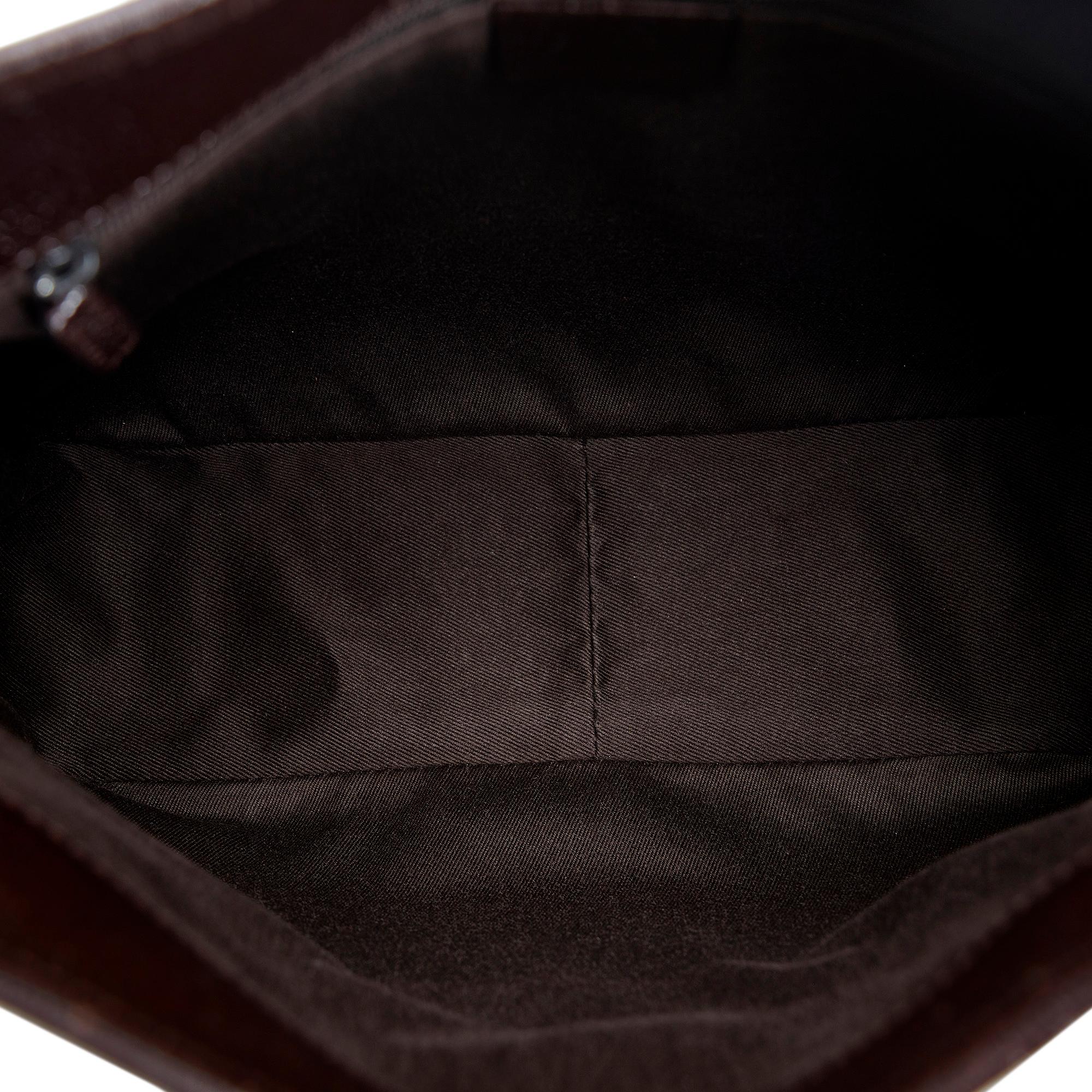Gucci GG Canvas Shoulder Bag (SHG-pIzlh5)