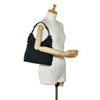 Gucci GG Canvas Shoulder Bag (SHG-ApAmIT)