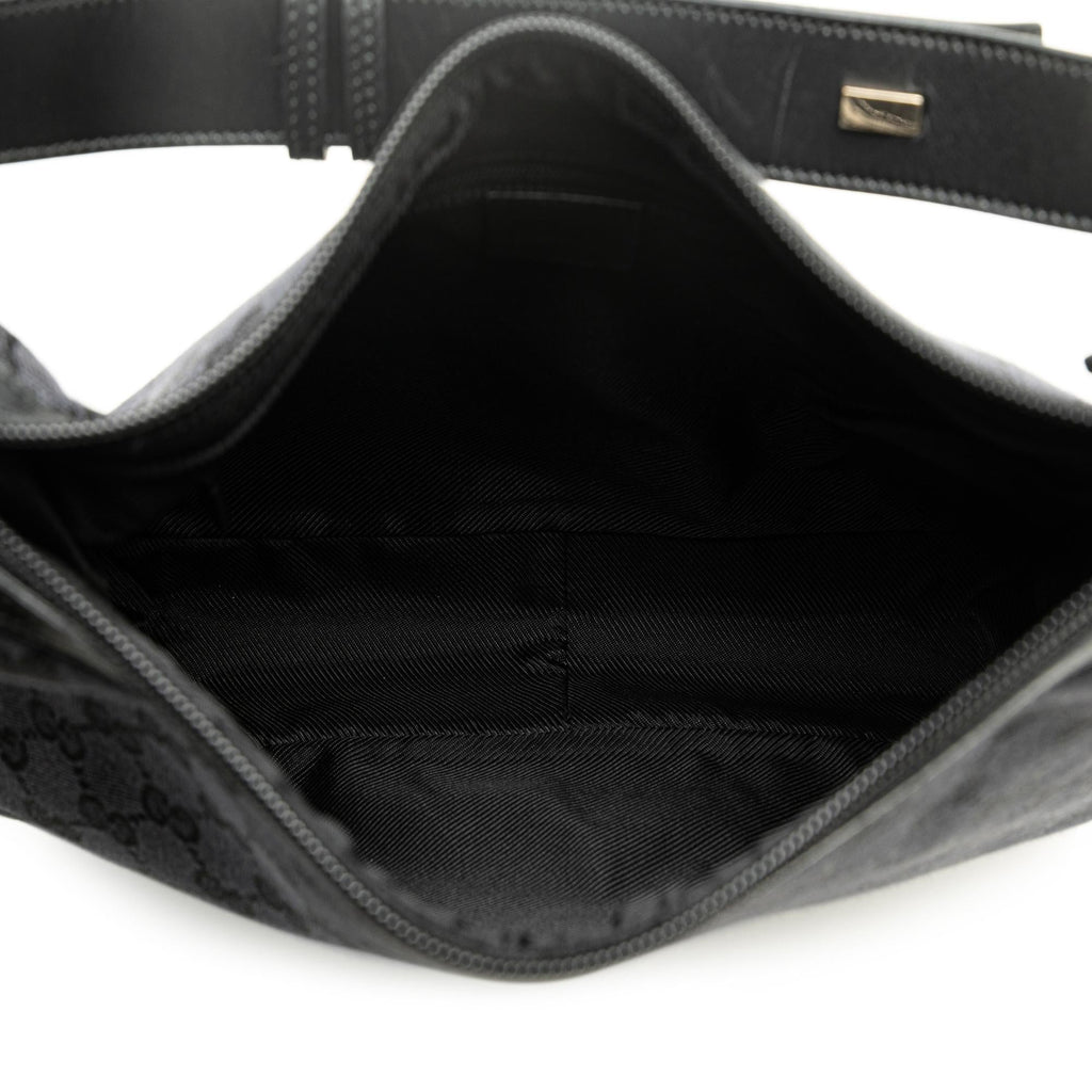 Gucci GG Canvas Shoulder Bag (SHG-nNgF0V)