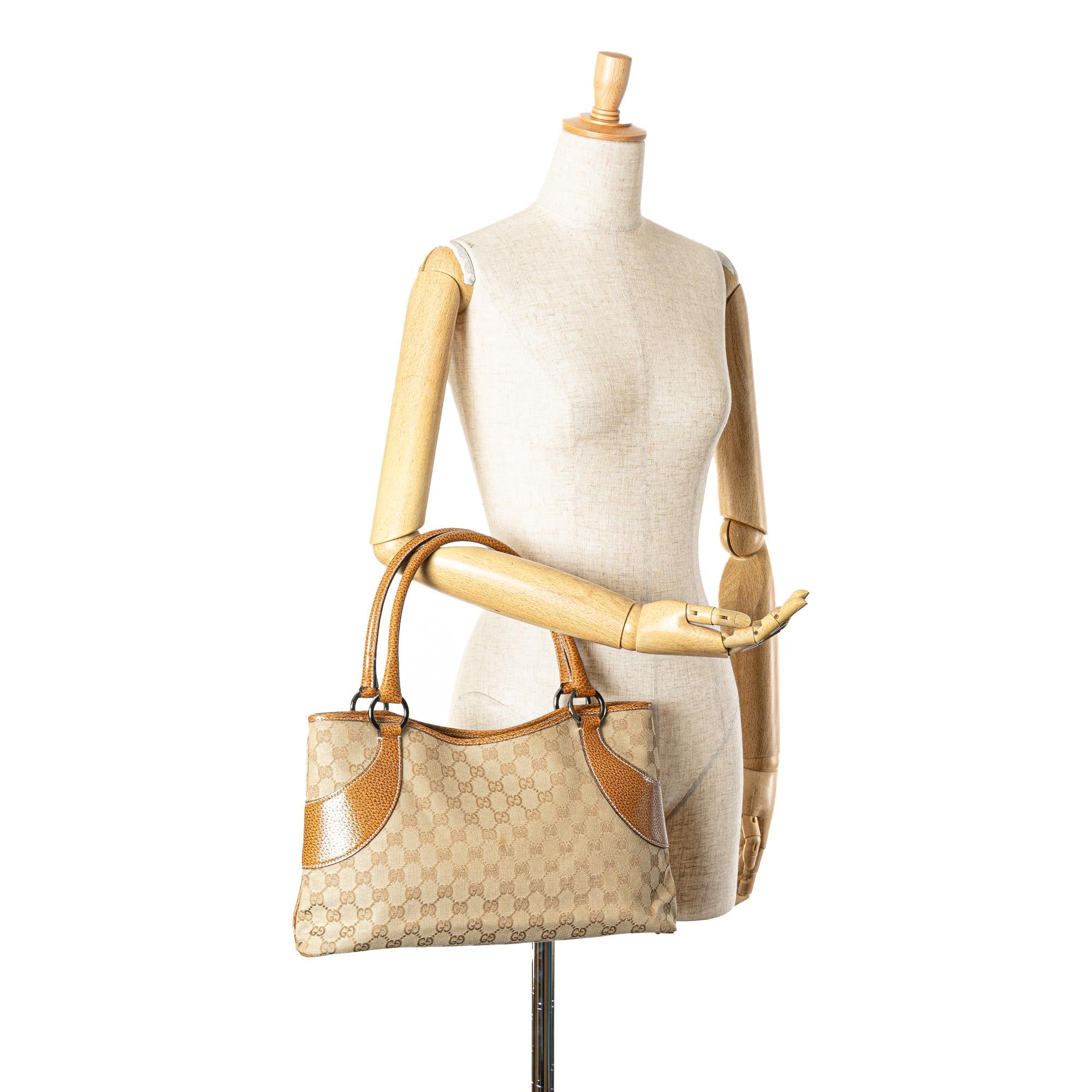 Gucci GG Canvas Tote (SHG-SQzjTK)