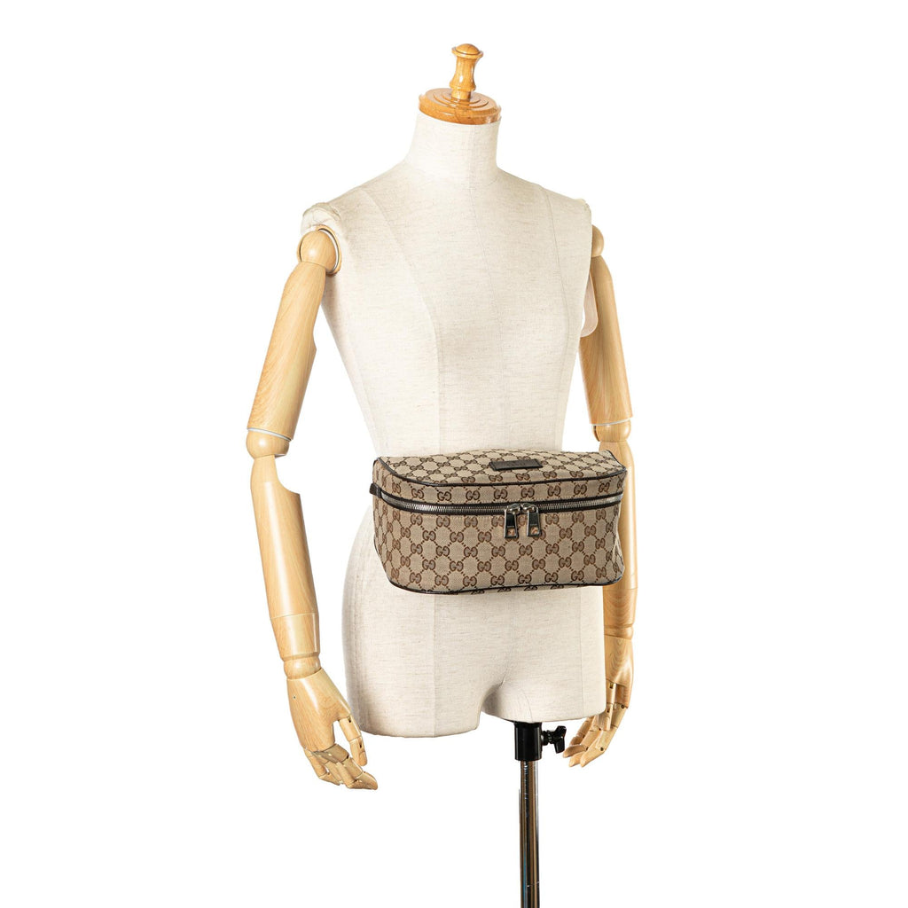 Gucci GG Canvas Waist Pouch (SHG-weuTOB)