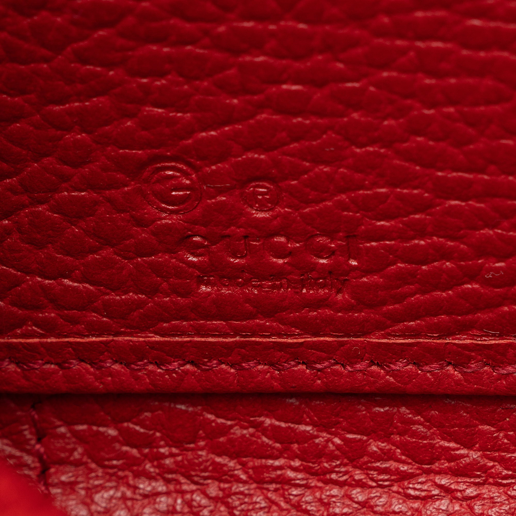 Gucci GG Canvas Zip Around Wallet (SHF-pjF8AV)