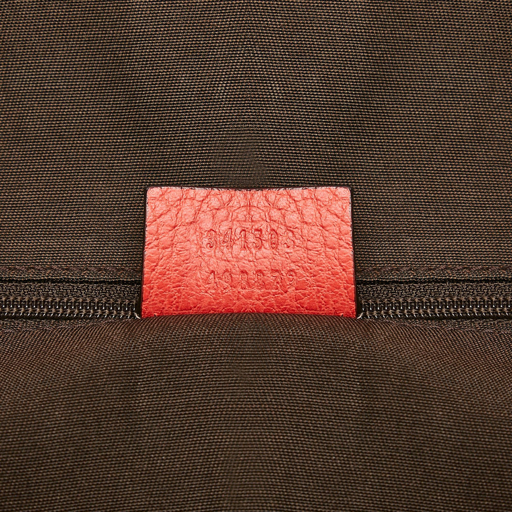 Gucci GG Charm Dome Leather Handbag (SHG-jqBZuV)