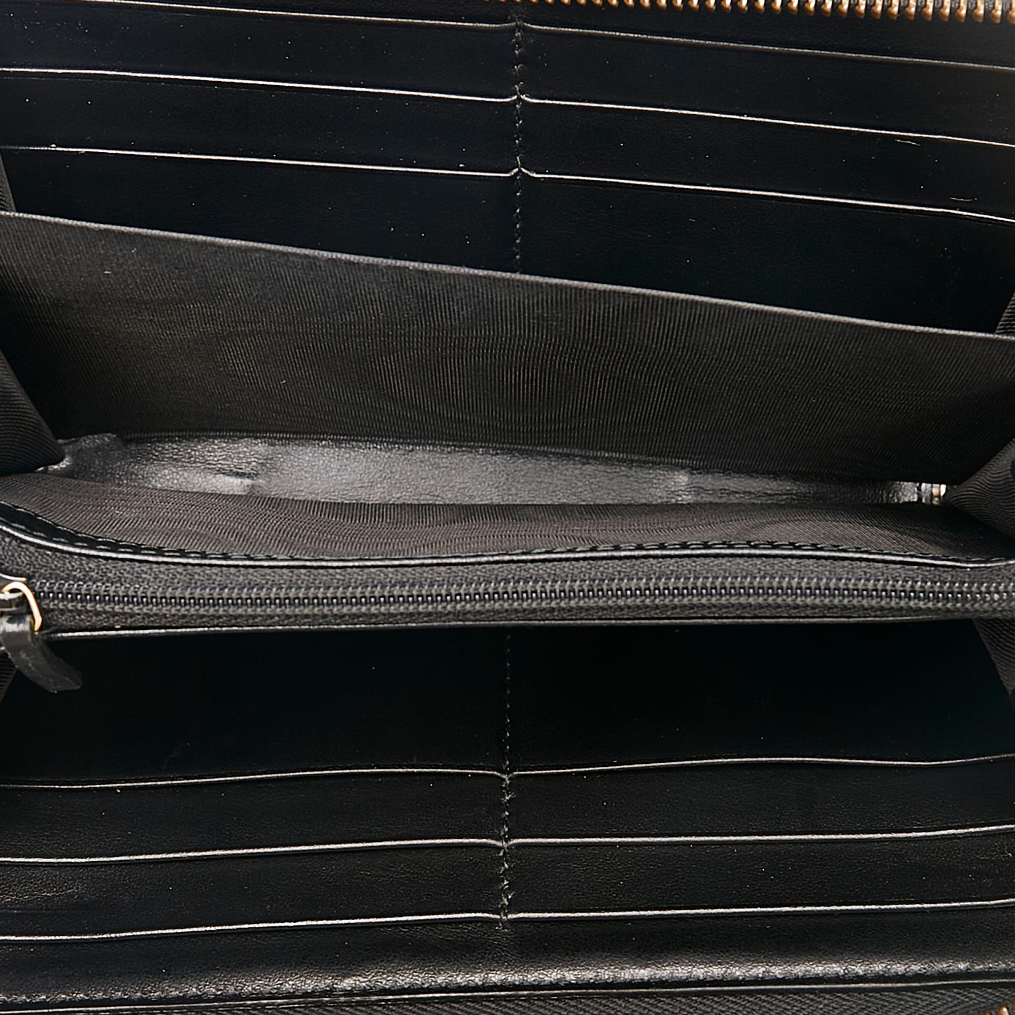 Gucci GG Marmont Matelasse Leather Zip Around Wallet (SHG-34290)