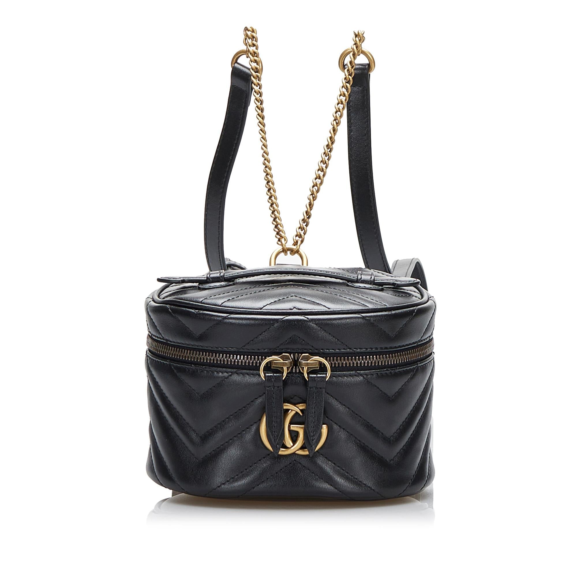 Gucci GG Marmont Round Backpack (SHG-EZMQ5g)