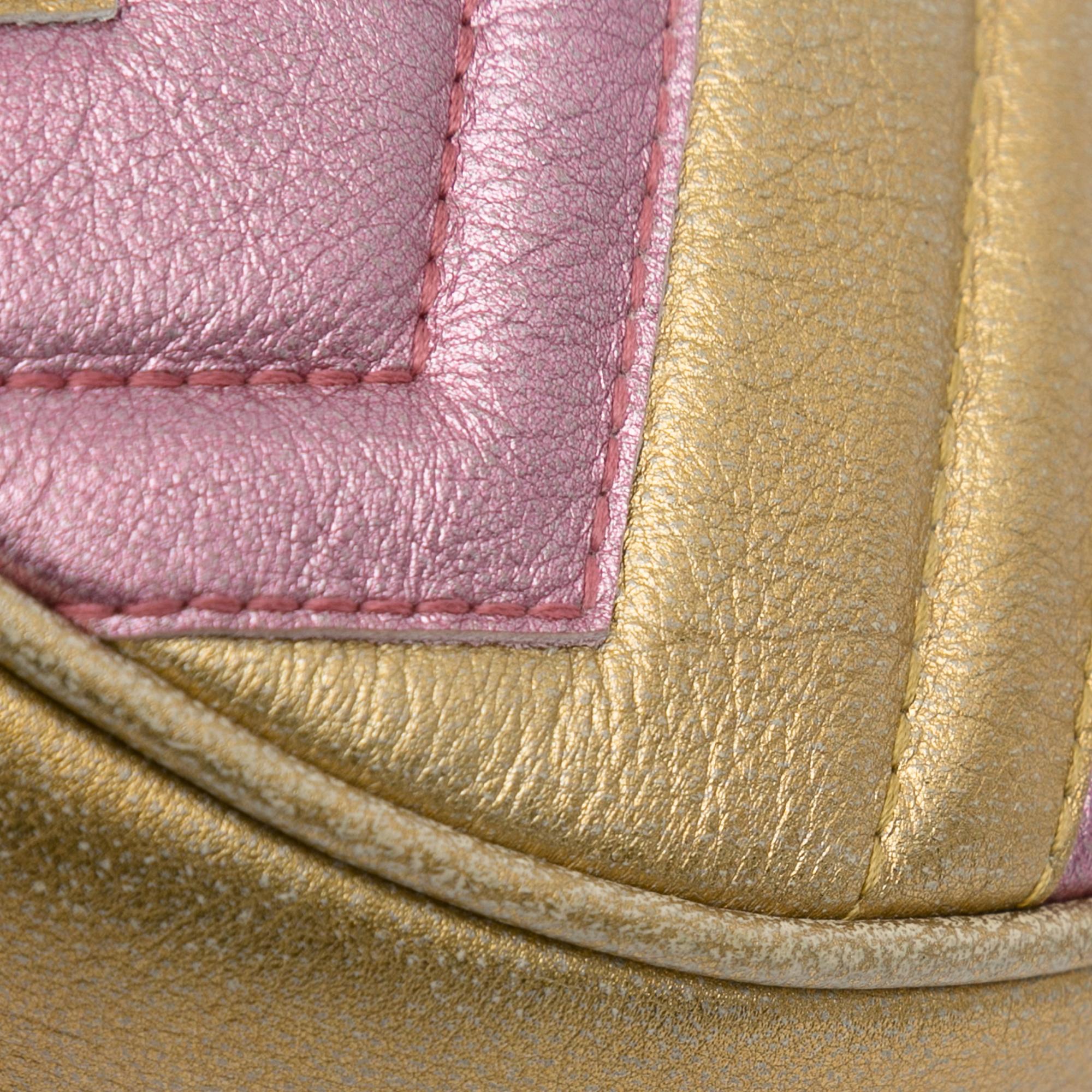 Gucci GG Marmont Round Crossbody Bag (SHG-i53pVI)