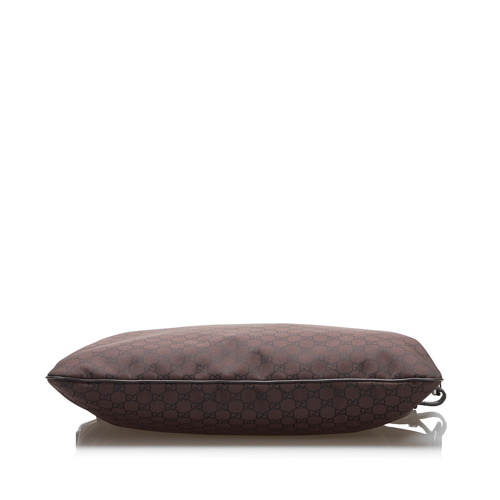 Gucci GG Nylon Crossbody Bag (SHG-36786)