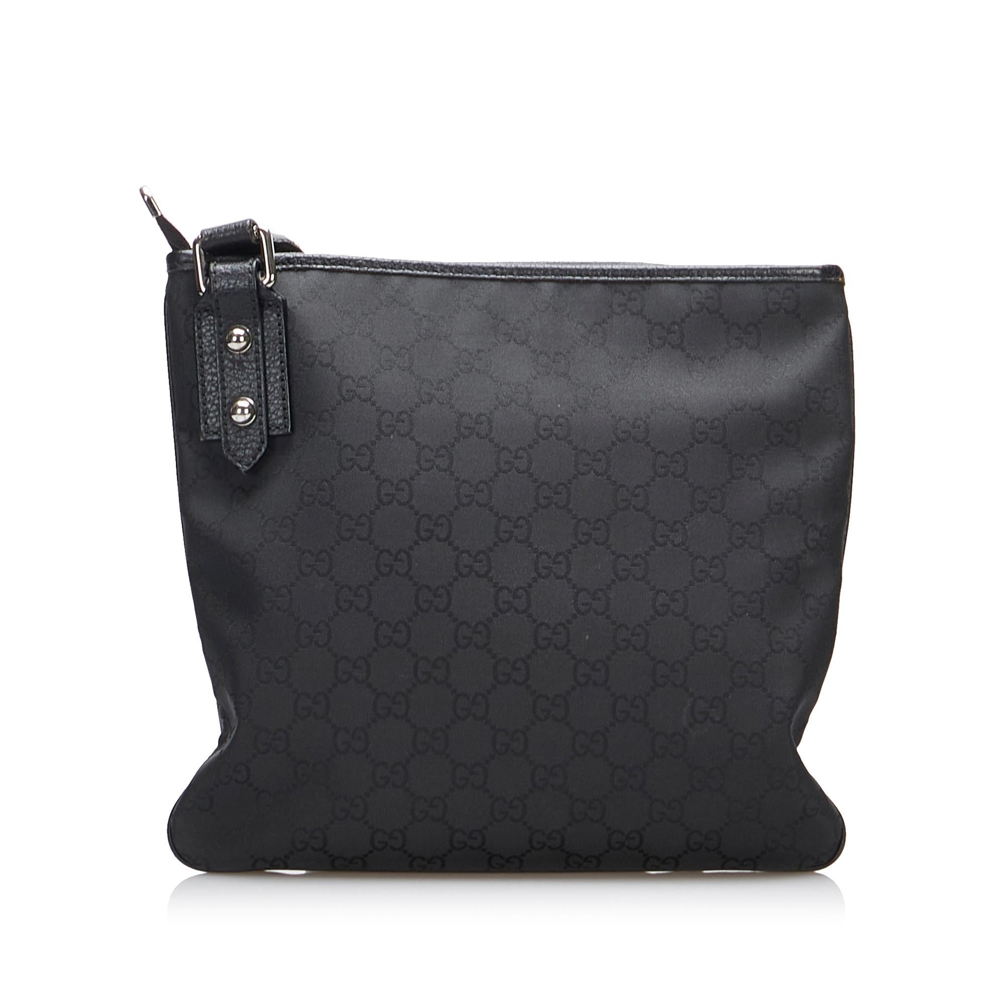 Gucci GG Nylon Jolicoeur Crossbody Bag (SHG-AkLYUa)