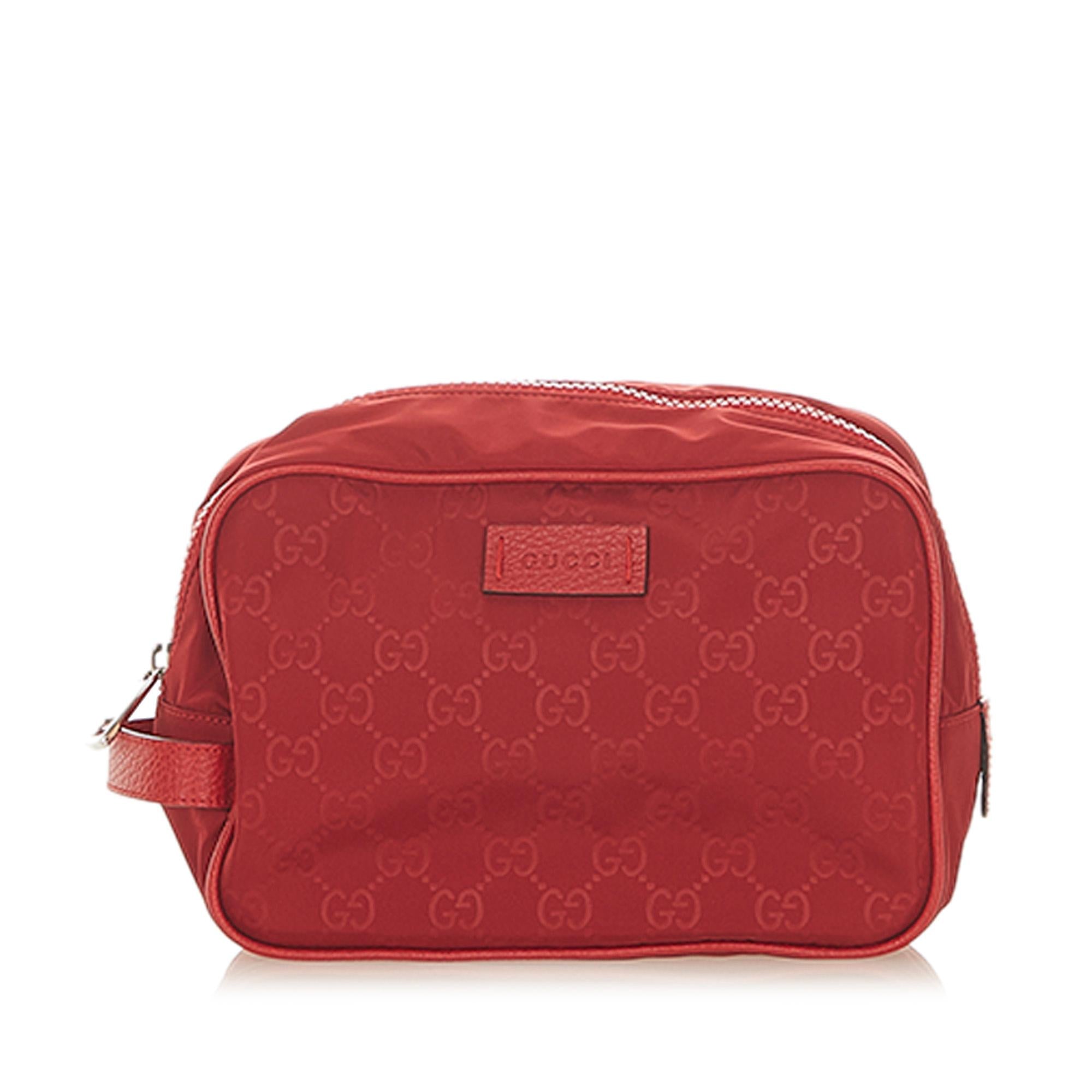 Gucci GG Nylon Pouch (SHG-uT3lxn)