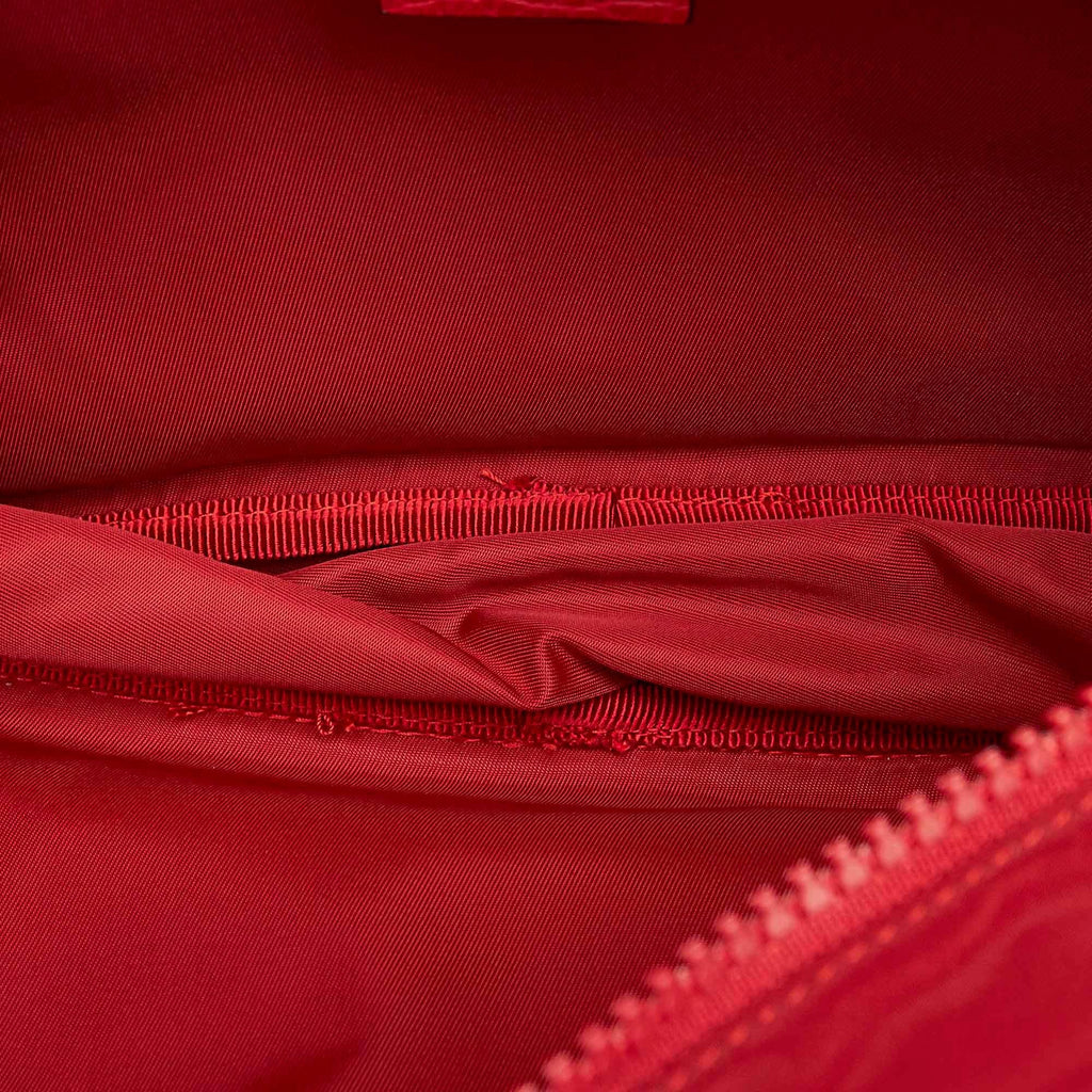 Gucci GG Nylon Pouch (SHG-uT3lxn)