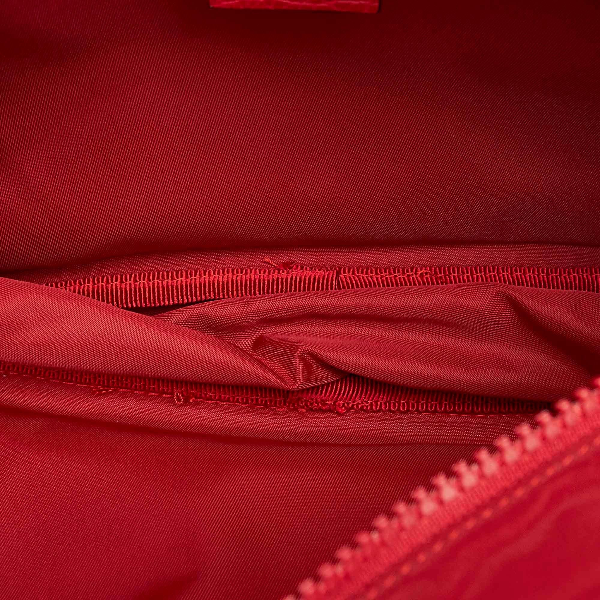 Gucci GG Nylon Pouch (SHG-uT3lxn)