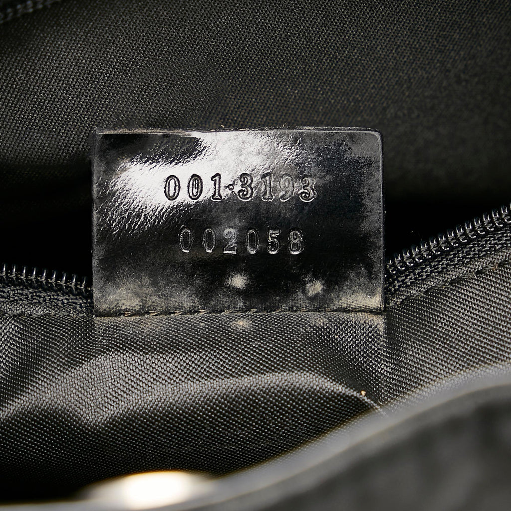 Gucci GG Nylon Shoulder Bag (SHG-k5Q18t)
