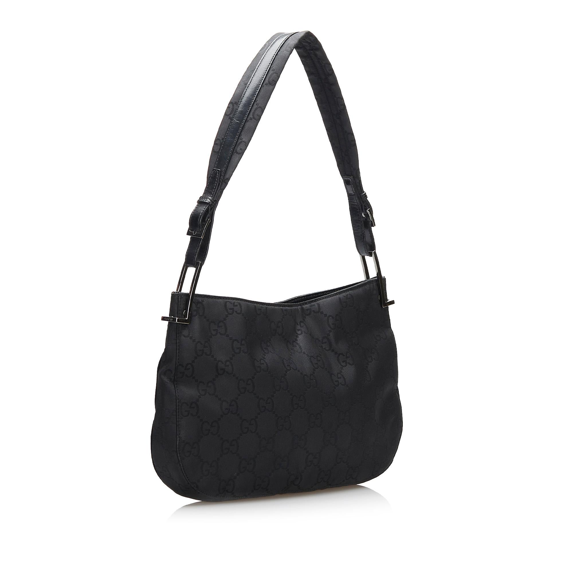 Gucci GG Nylon Shoulder Bag (SHG-k5Q18t)