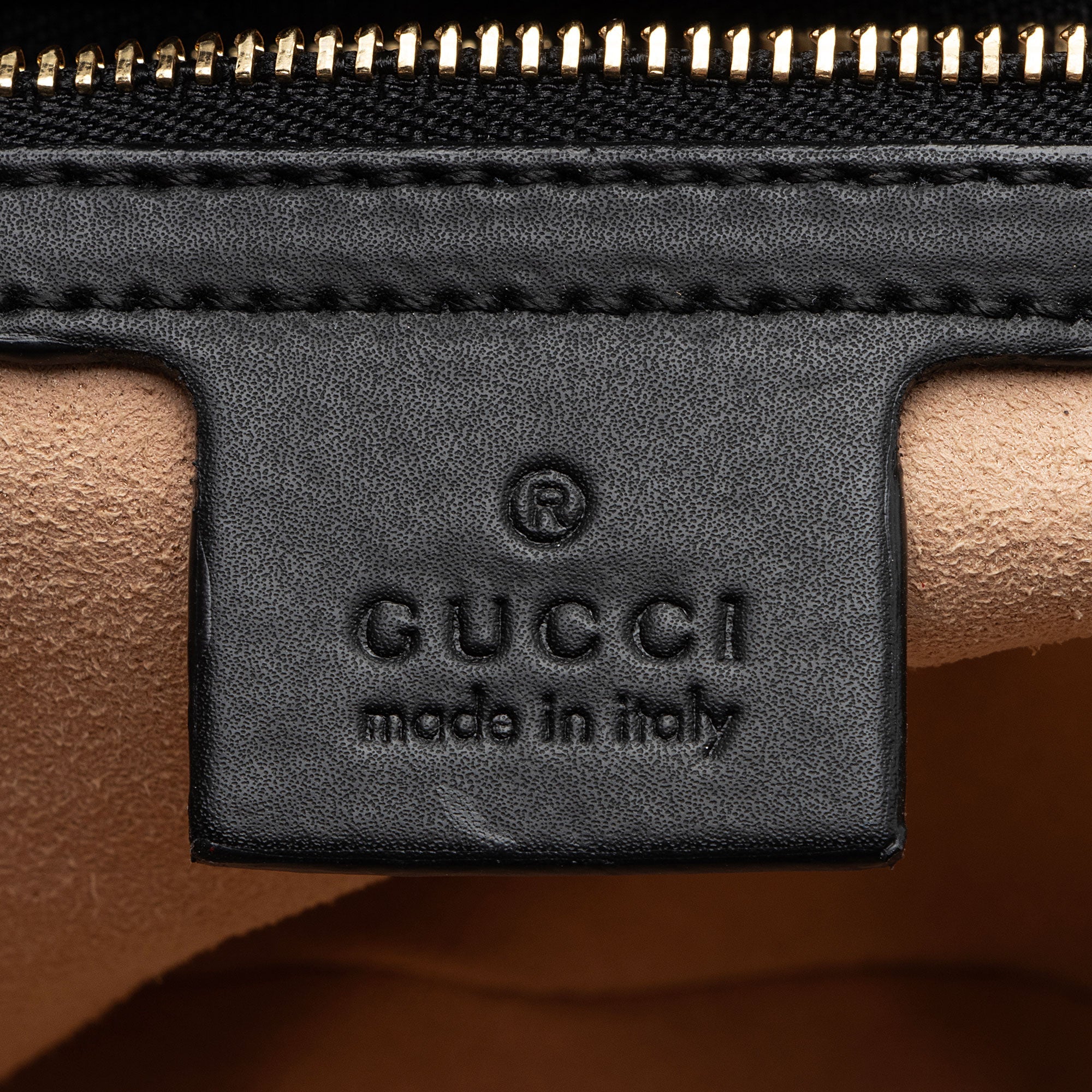 Gucci GG Supreme Bee Soft Small Tote (SHF-tdpAEz)