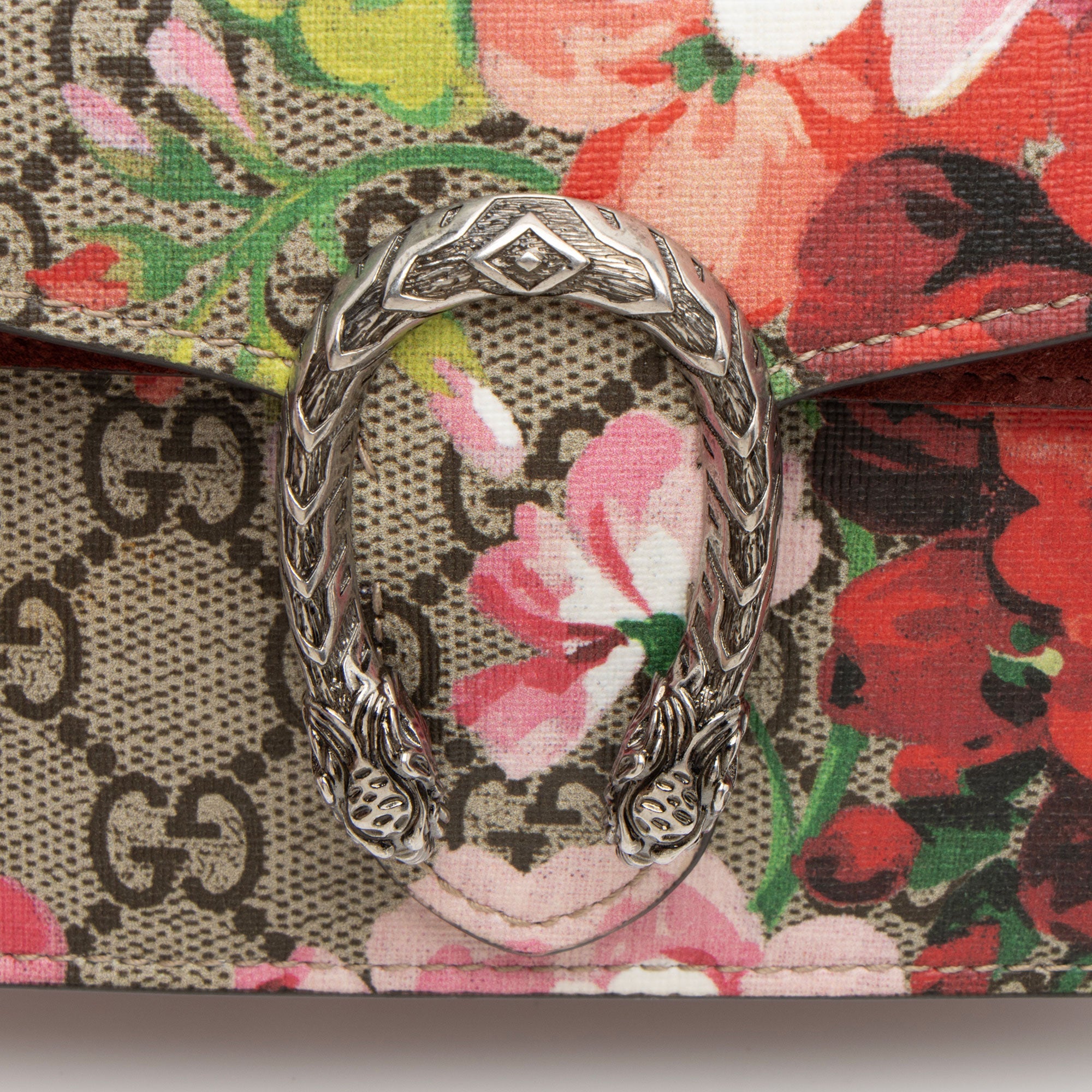 Gucci GG Supreme Blooms Dionysus Super Mini Bag (SHF-v9DXTo)
