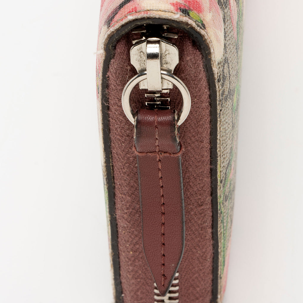 Gucci GG Supreme Blooms Zip Around Wallet (SHF-8w1PQp)