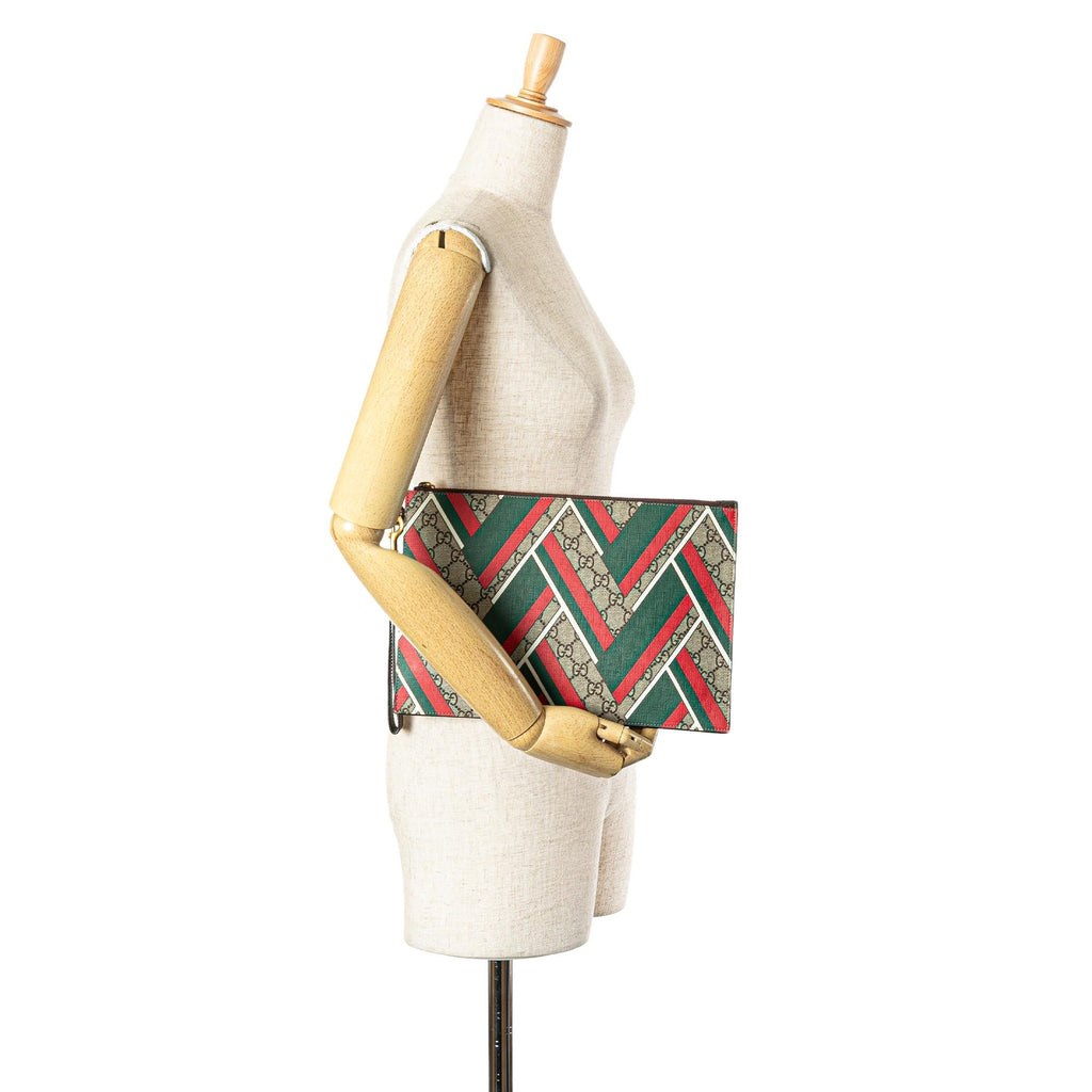Gucci GG Supreme Chevron Clutch