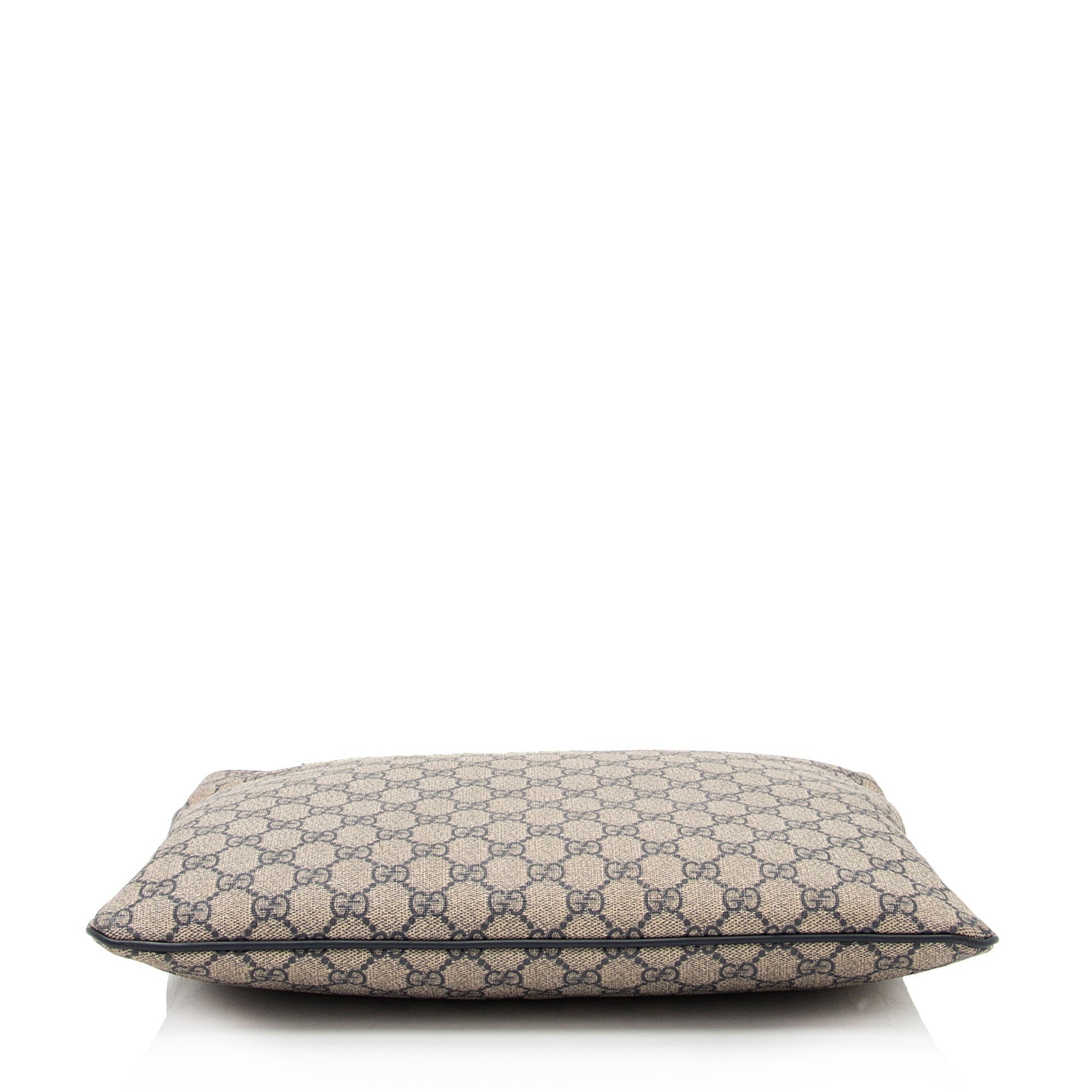 Gucci GG Supreme Classic Flat Medium Messenger Bag (SHF-rHNsr9)