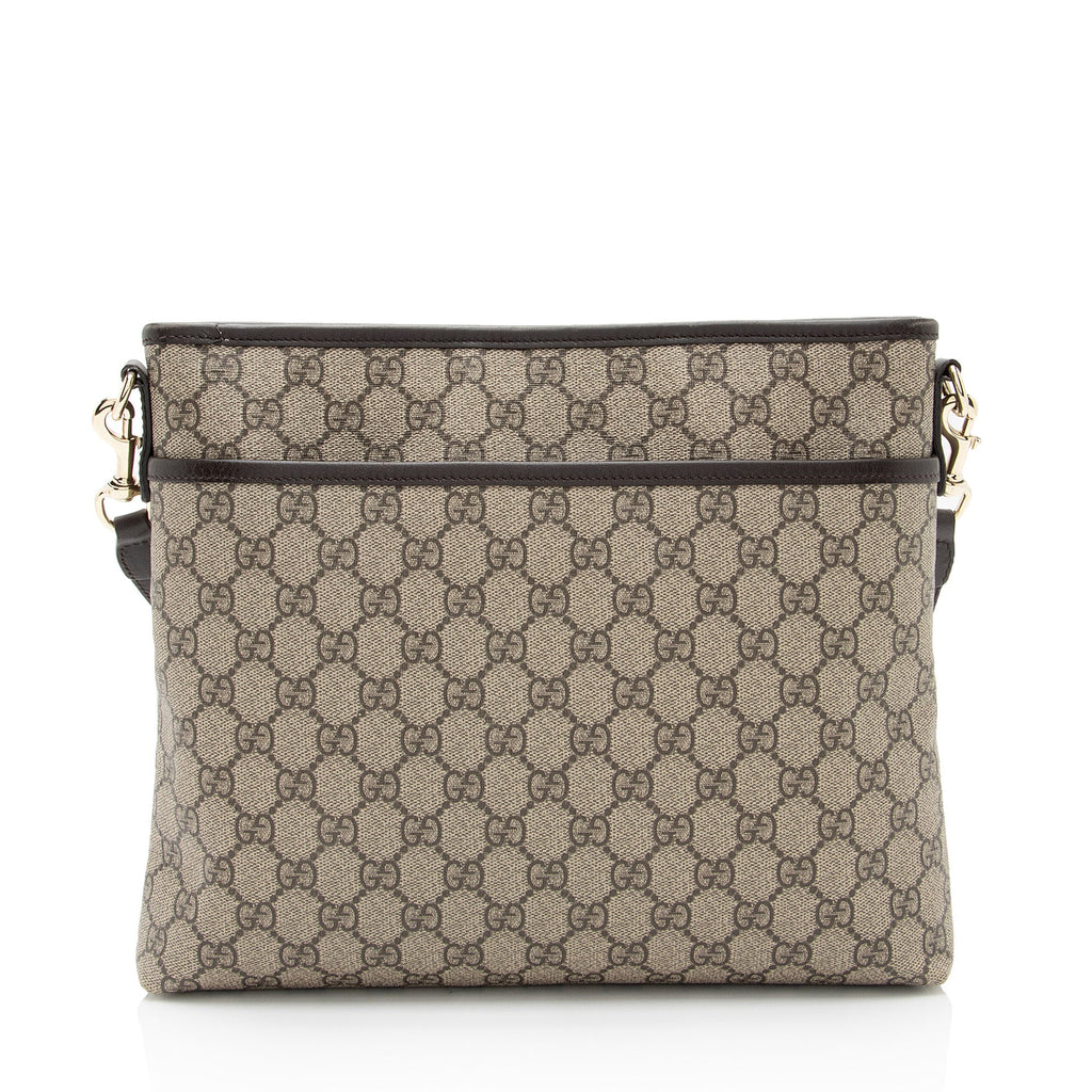 Gucci GG Supreme Classic Flat Medium Messenger Bag (SHF-z1jpvQ)