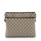 Gucci GG Supreme Classic Flat Medium Messenger Bag (SHF-z1jpvQ)