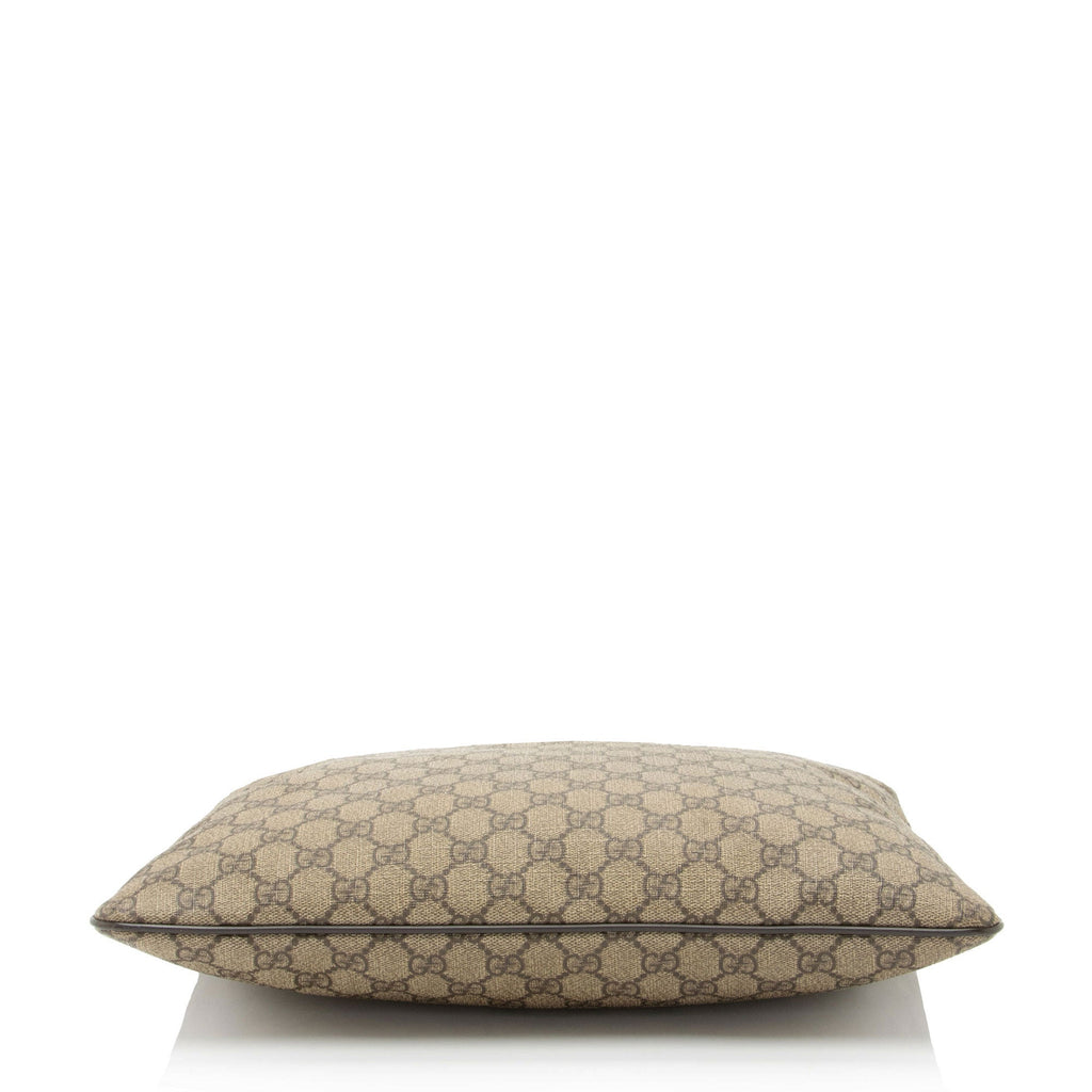 Gucci GG Supreme Classic Flat Medium Messenger