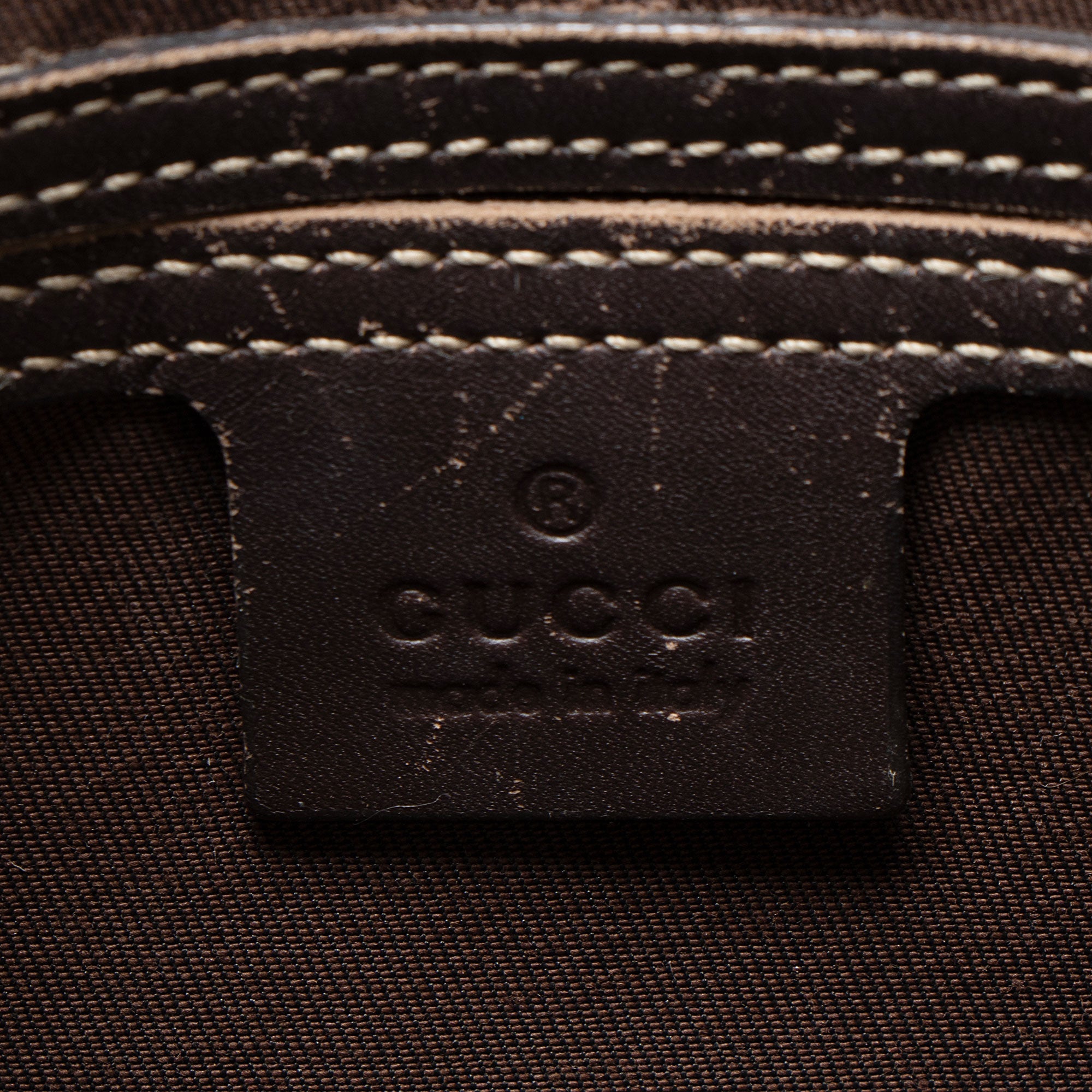Gucci GG Supreme Classic Small Messenger