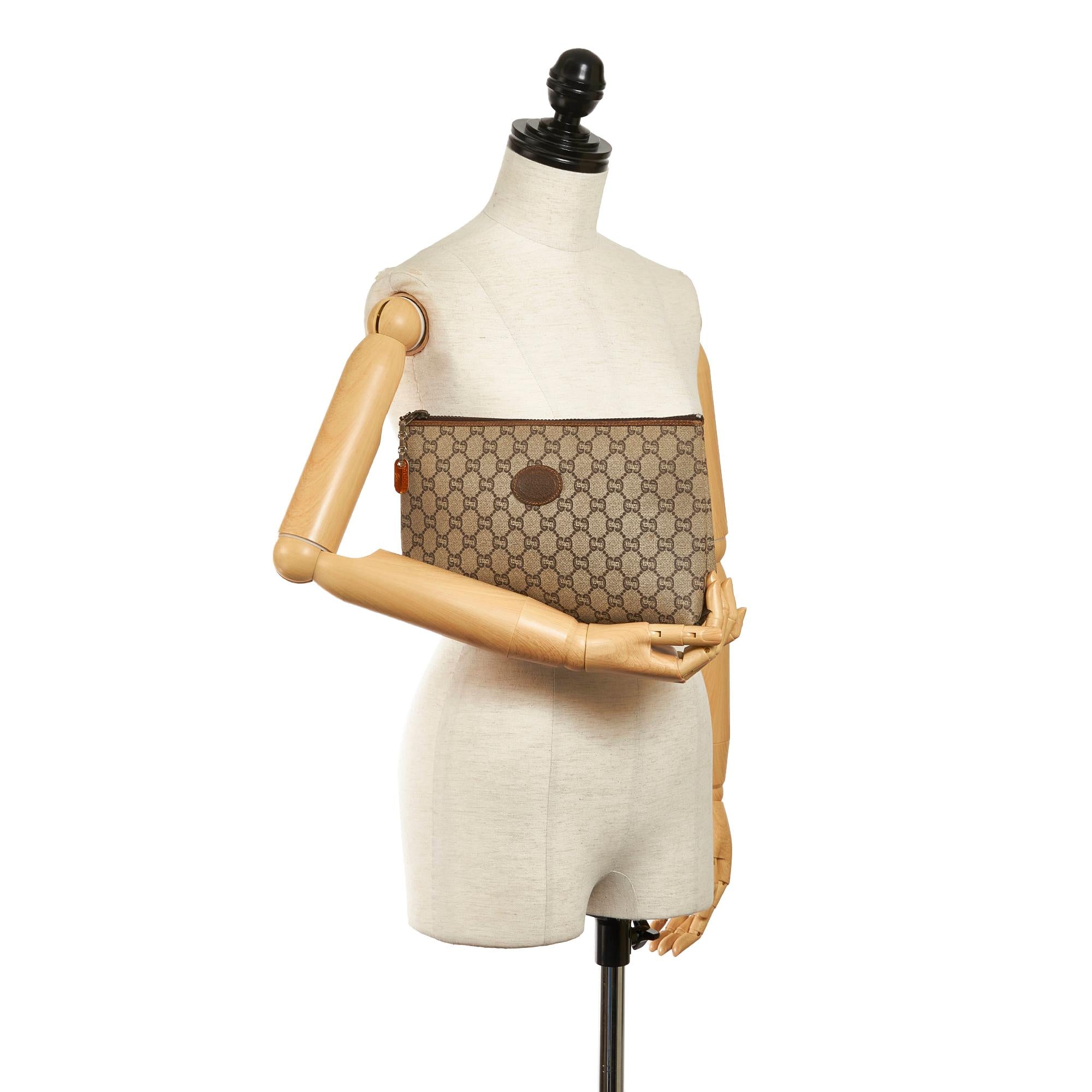 Gucci GG Supreme Clutch Bag (SHG-30889)