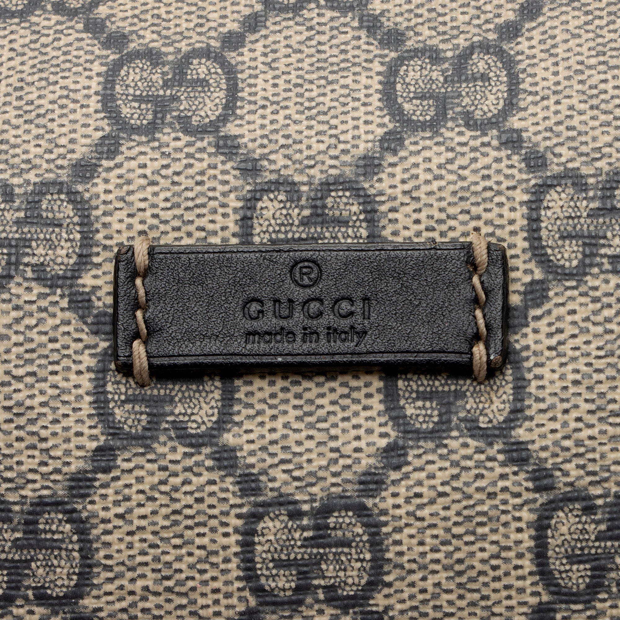 Gucci GG Supreme Cosmetic Case (SHF-g399e7)