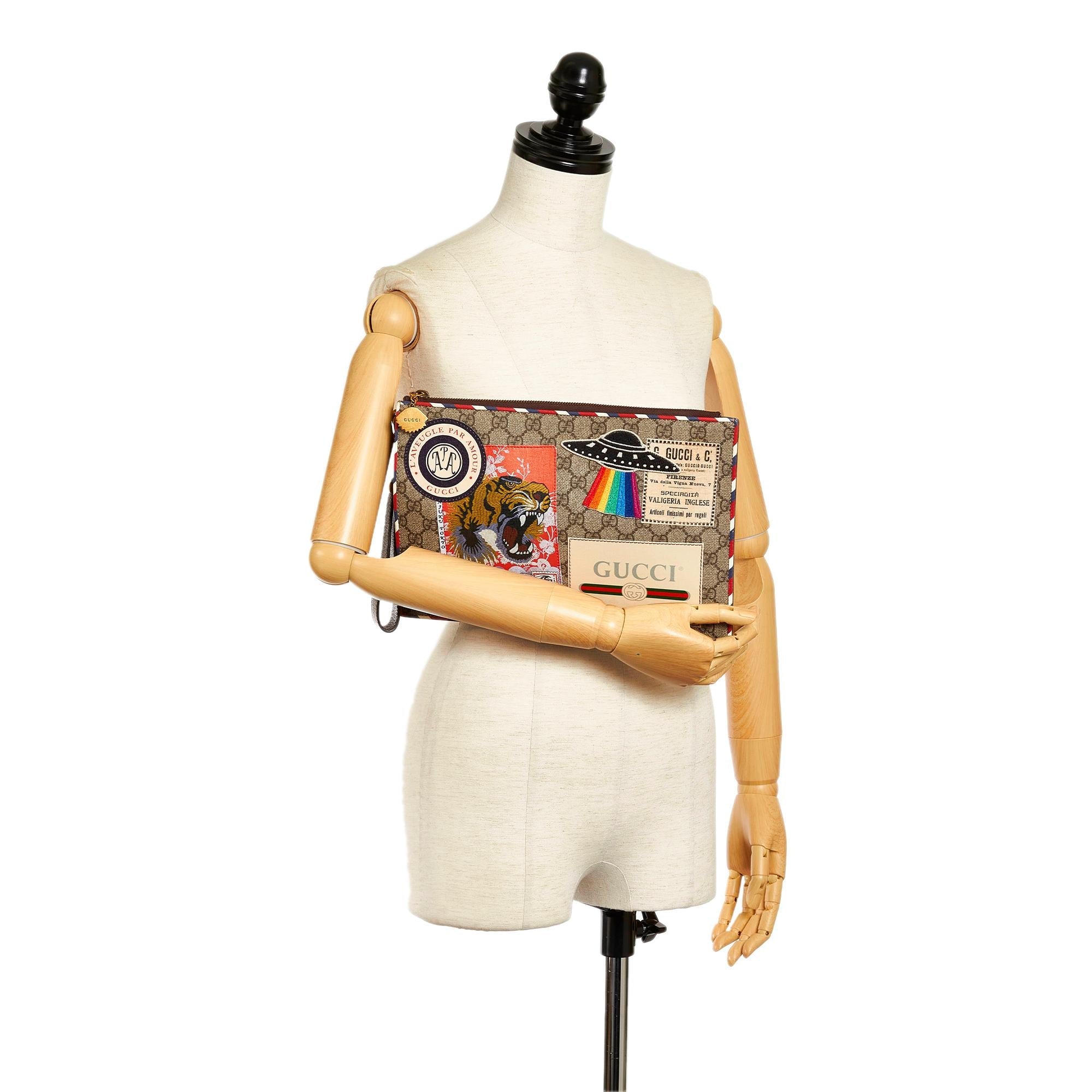 Gucci GG Supreme Courrier Clutch Bag (SHG-33451)