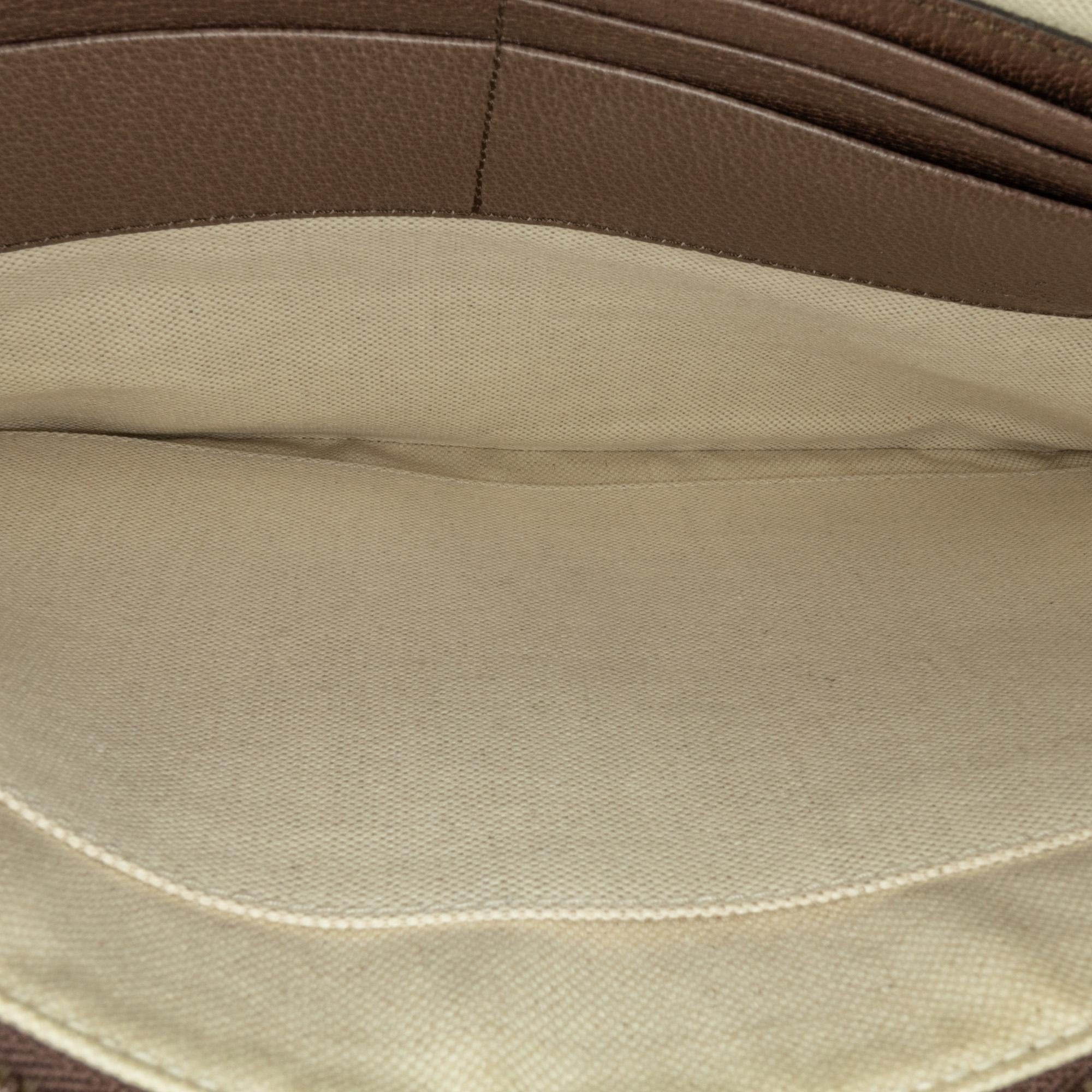 Gucci GG Supreme Courrier Clutch (SHG-XcQo2d)