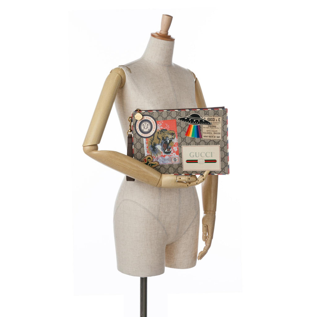 Gucci GG Supreme Courrier Clutch (SHG-XcQo2d)