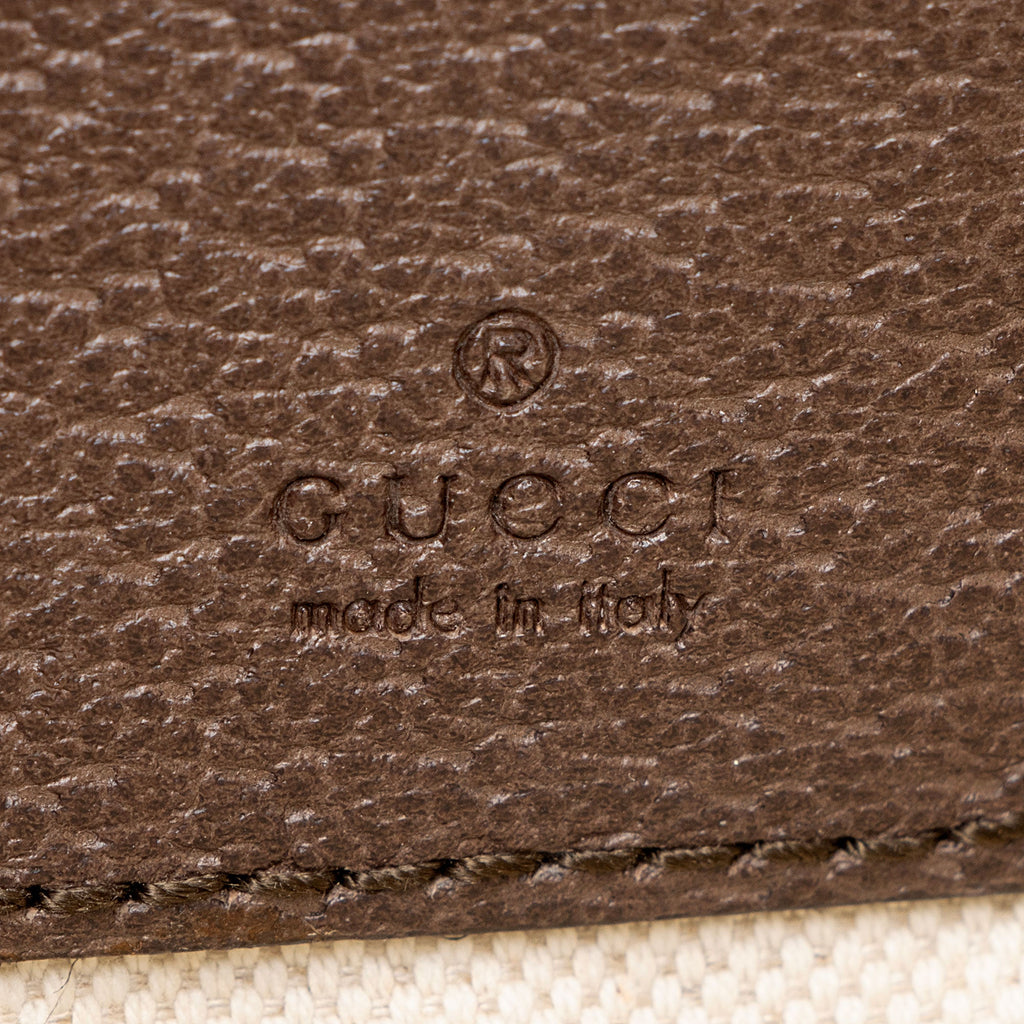 Gucci GG Supreme Courrier Clutch