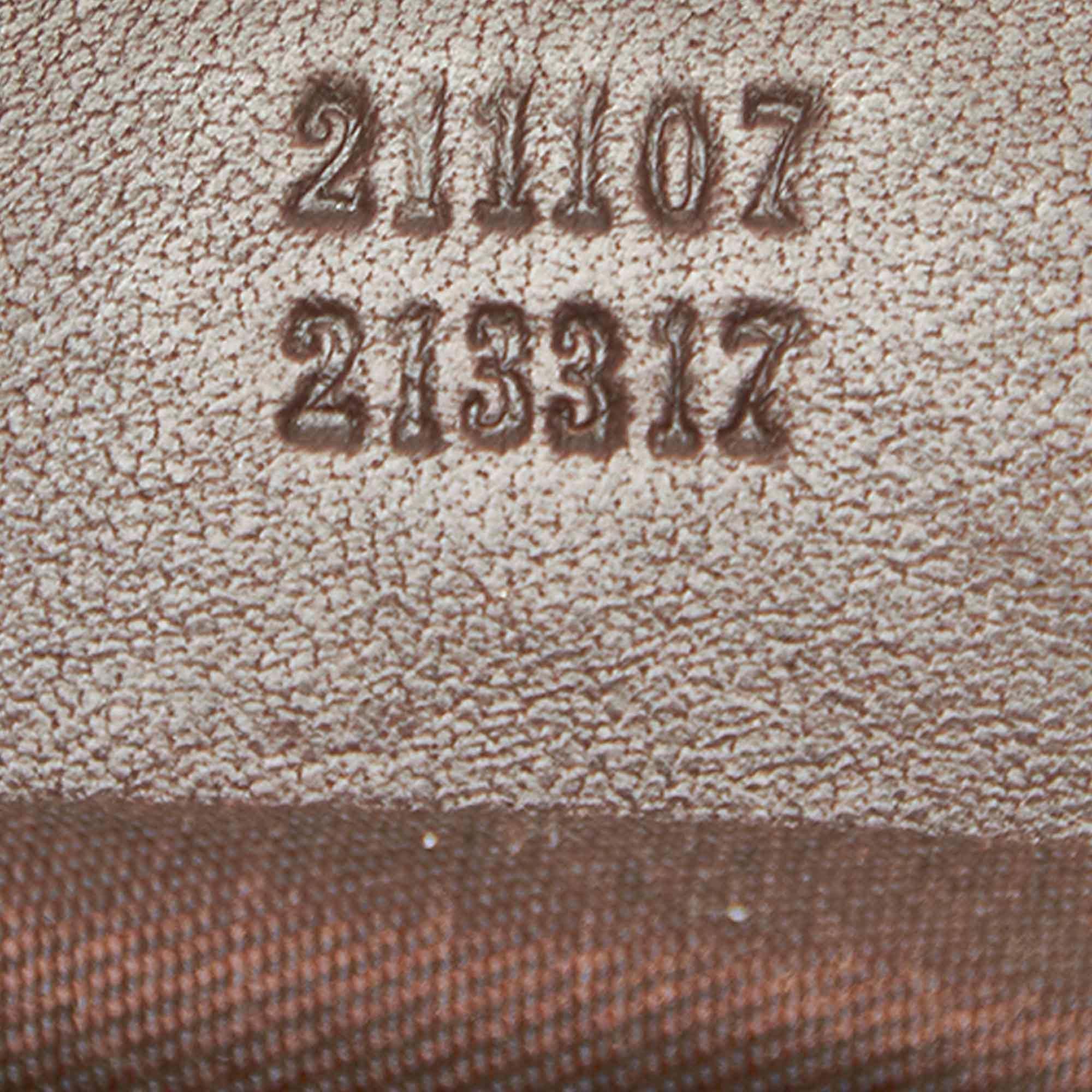 Gucci GG Supreme Crossbody Bag (SHG-22340)