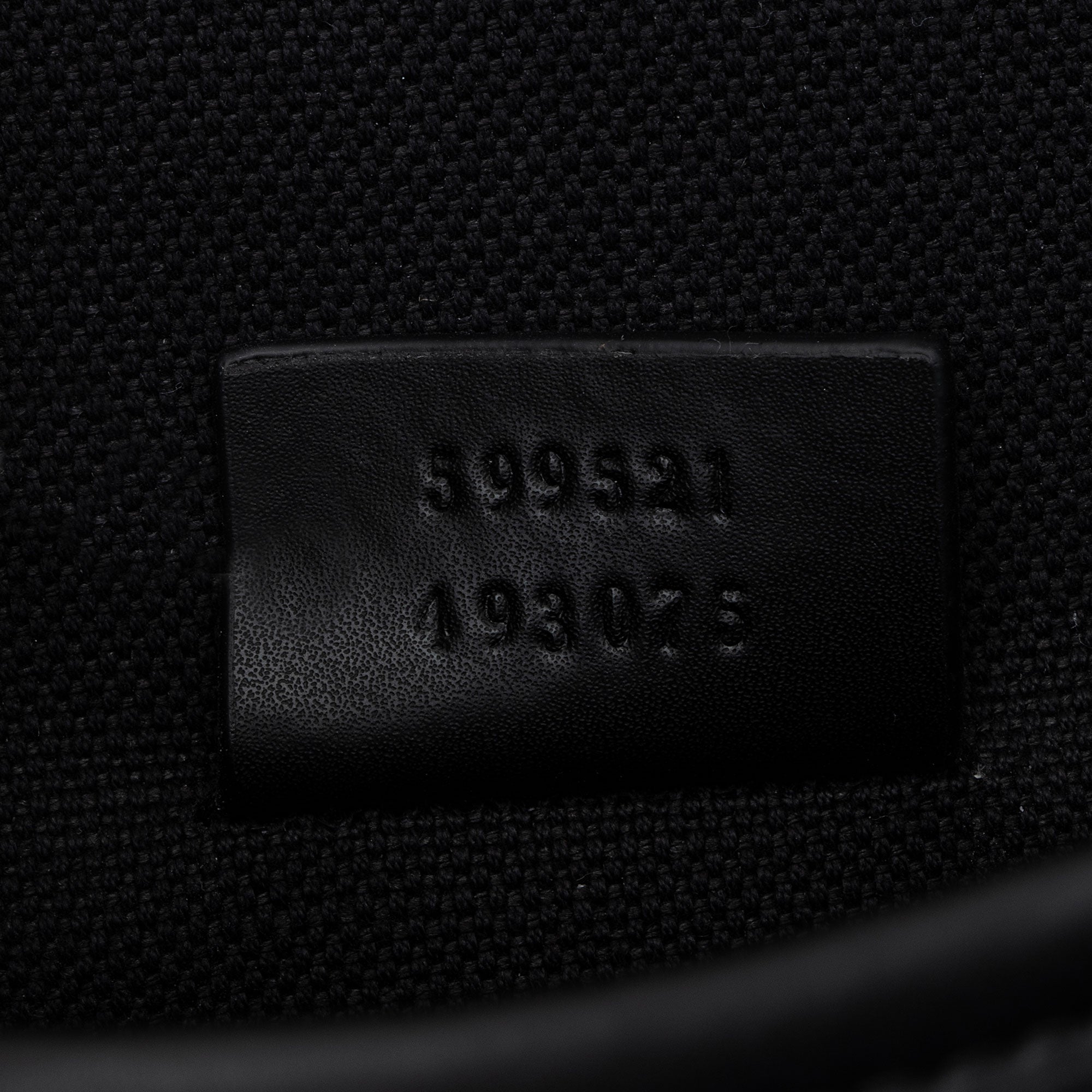 Gucci GG Supreme Envelope Medium Messenger Bag (SHF-wZrT5w)