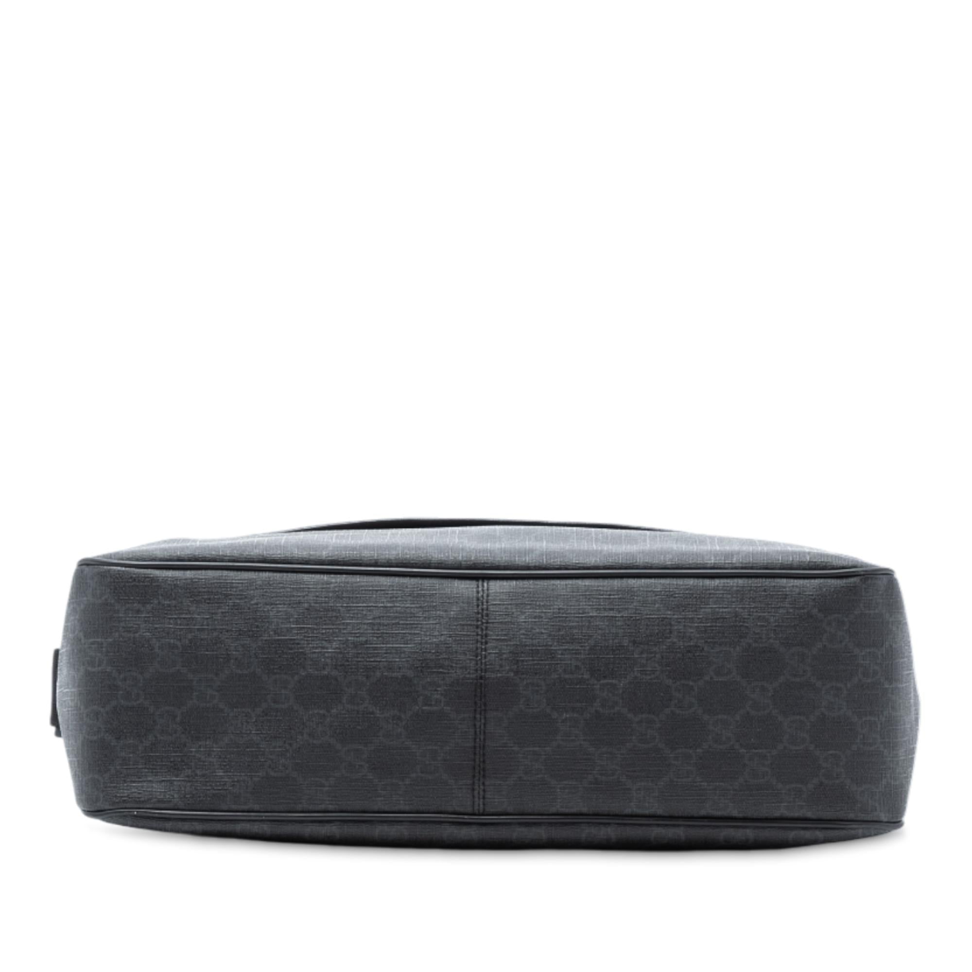 Gucci GG Supreme Flap Messenger Bag