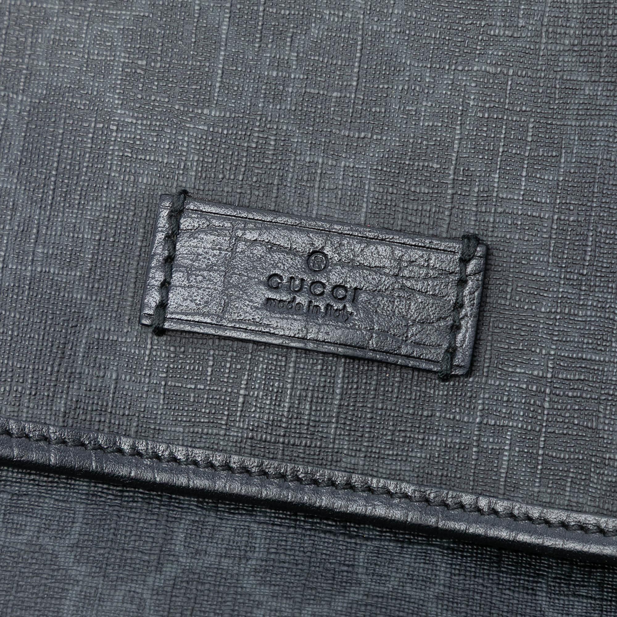 Gucci GG Supreme Flap Messenger Bag