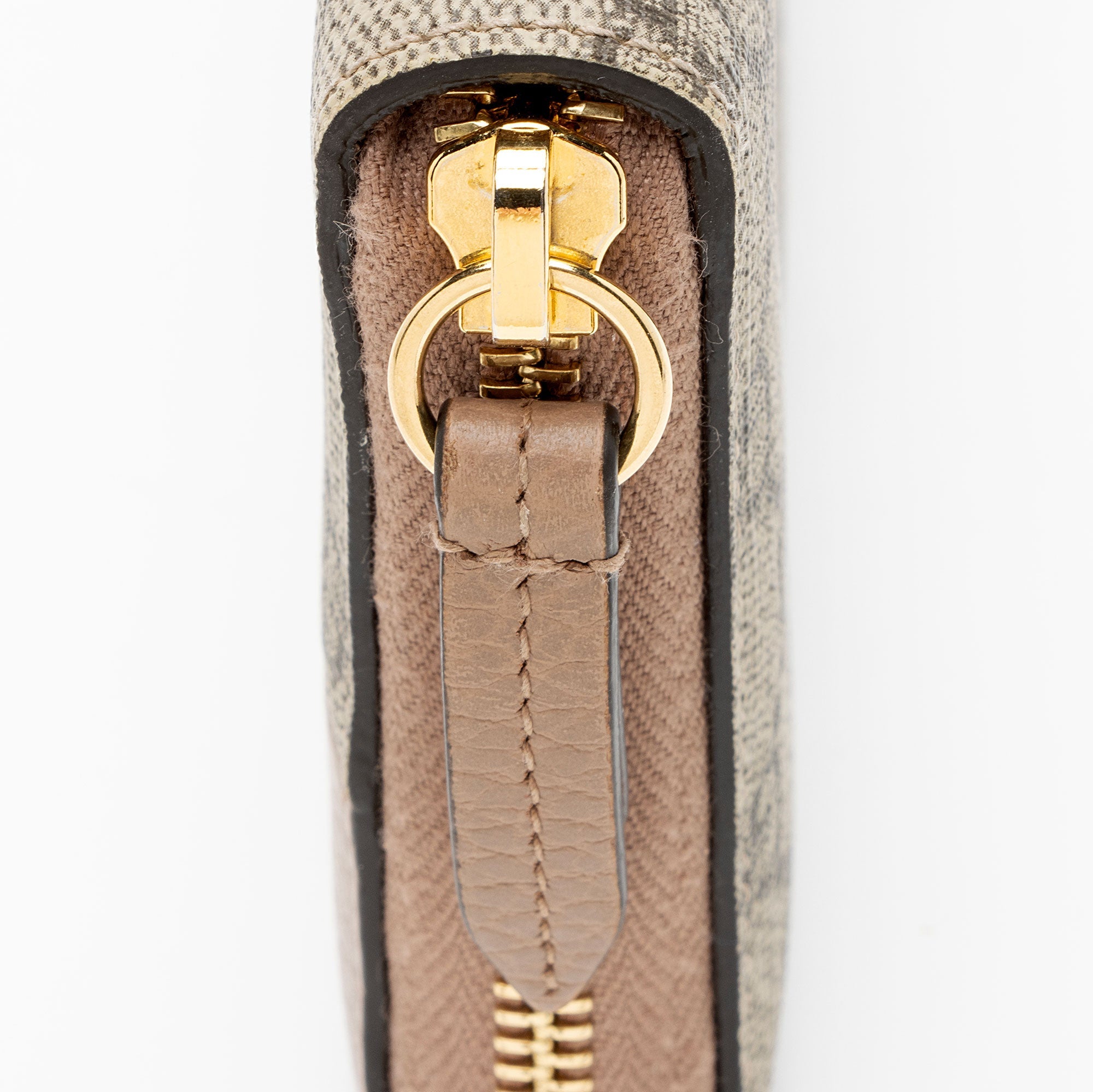 Gucci GG Supreme GG Marmont Zip Around Wallet