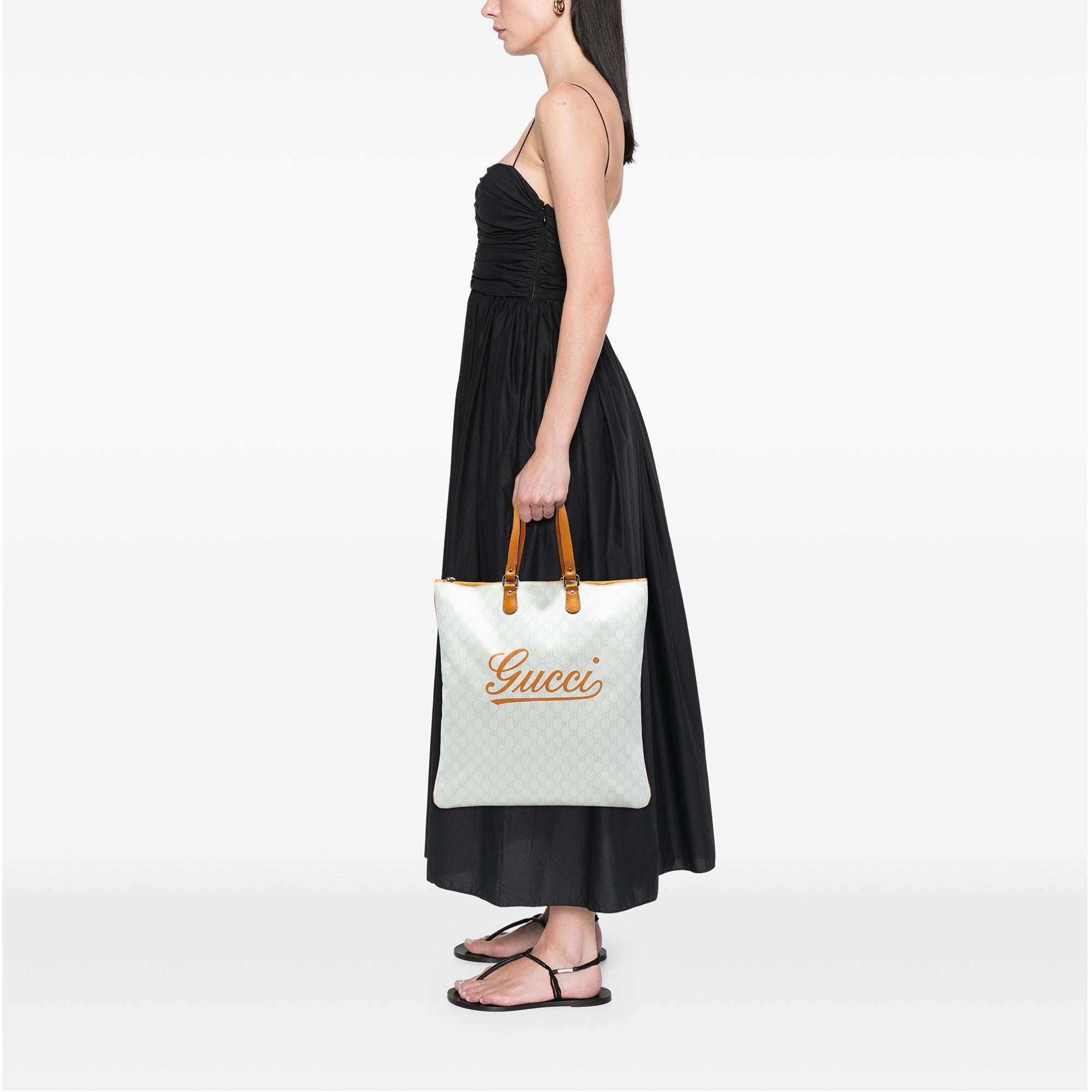 Gucci GG Supreme Heritage Logo Flat Zip Tote